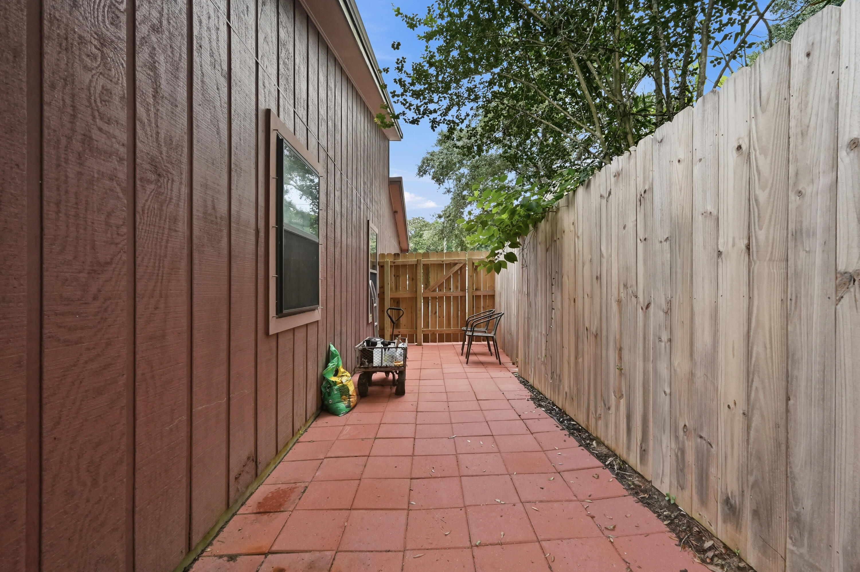 TOM BARROWS - Residential
