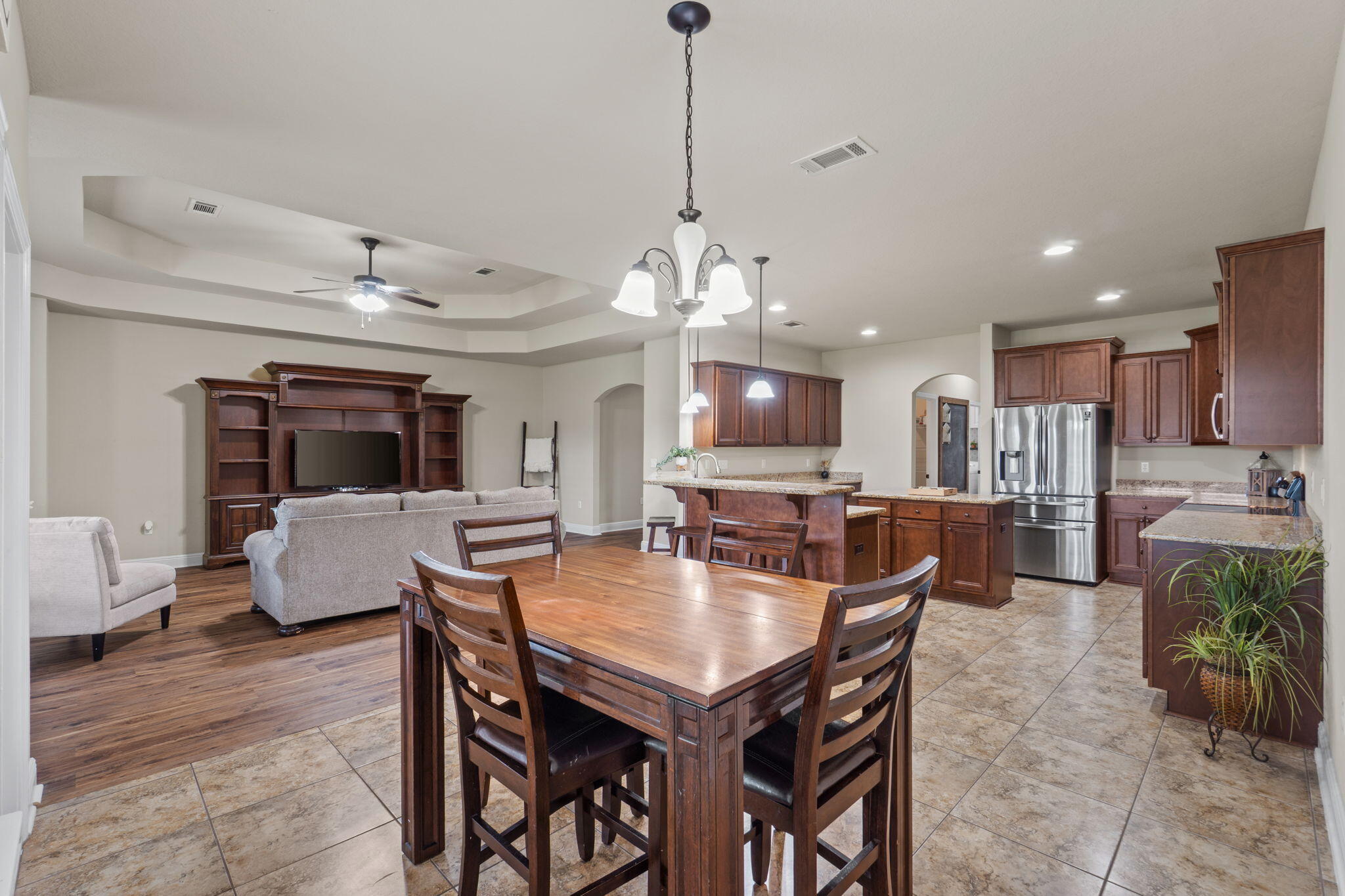BROWNSTONE MANOR - Residential
