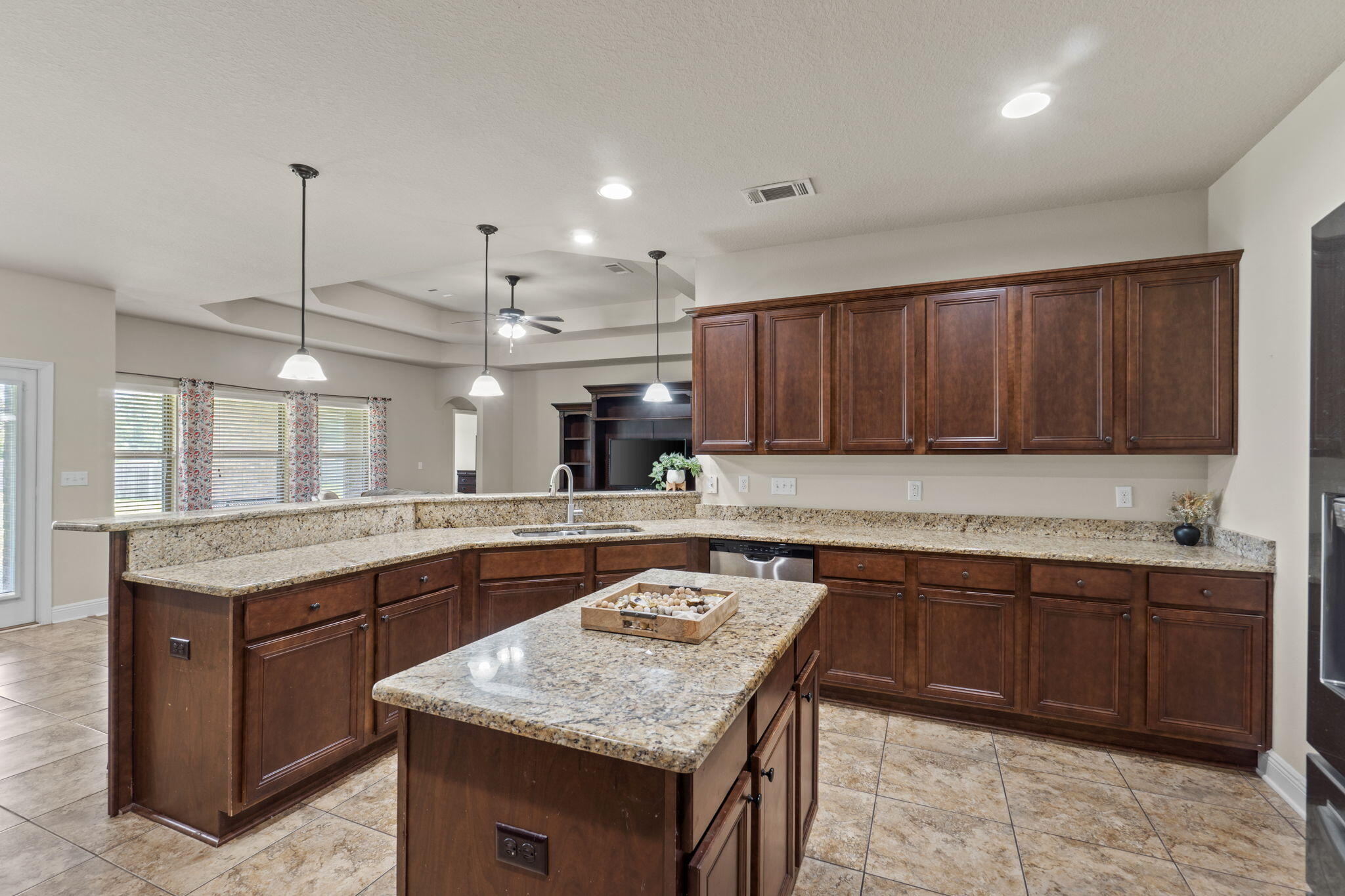 BROWNSTONE MANOR - Residential