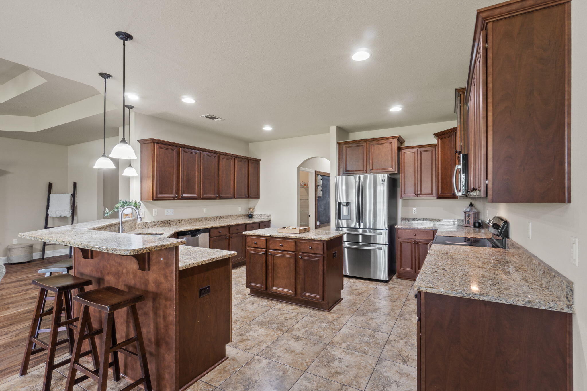 BROWNSTONE MANOR - Residential