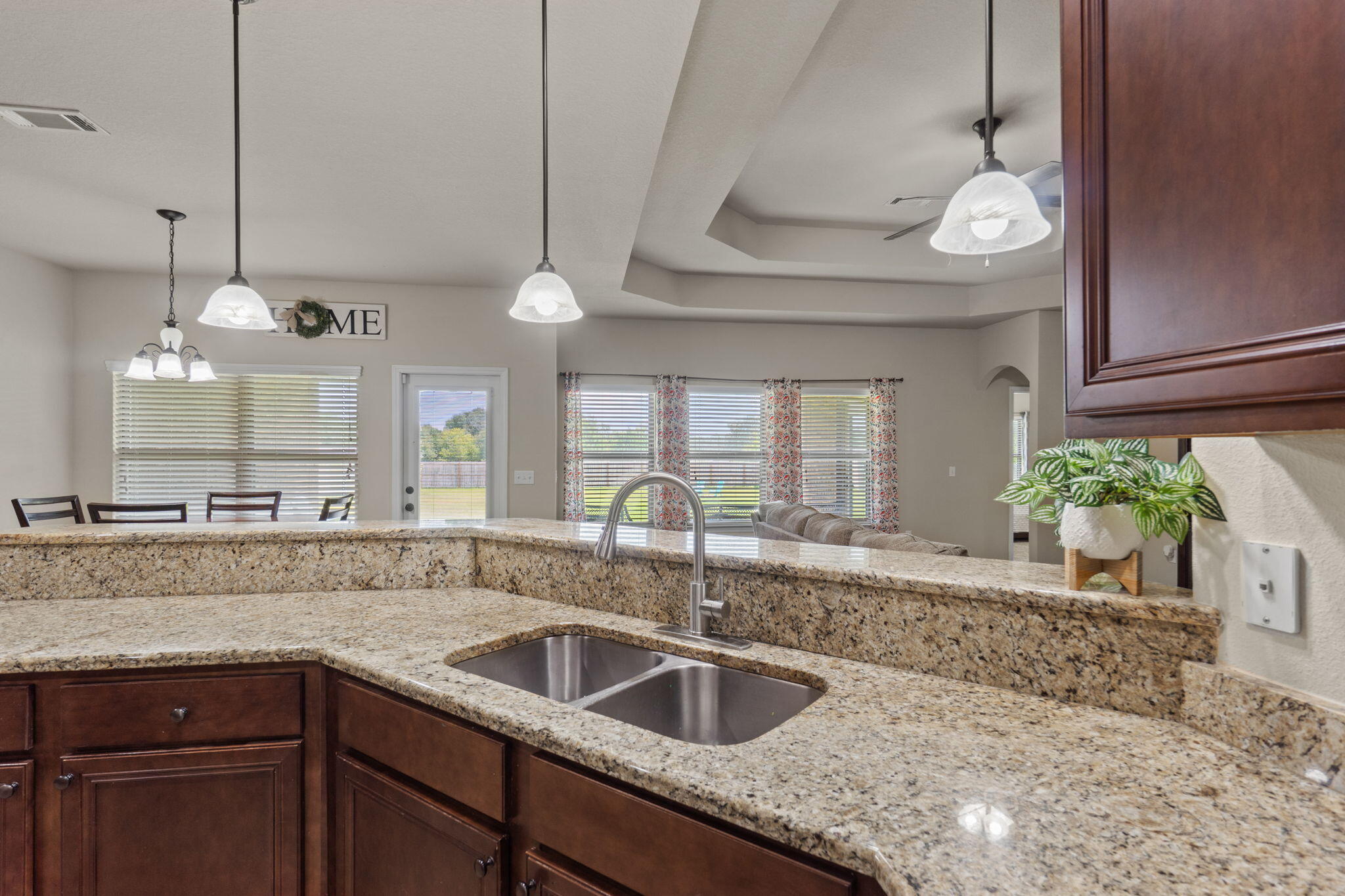 BROWNSTONE MANOR - Residential
