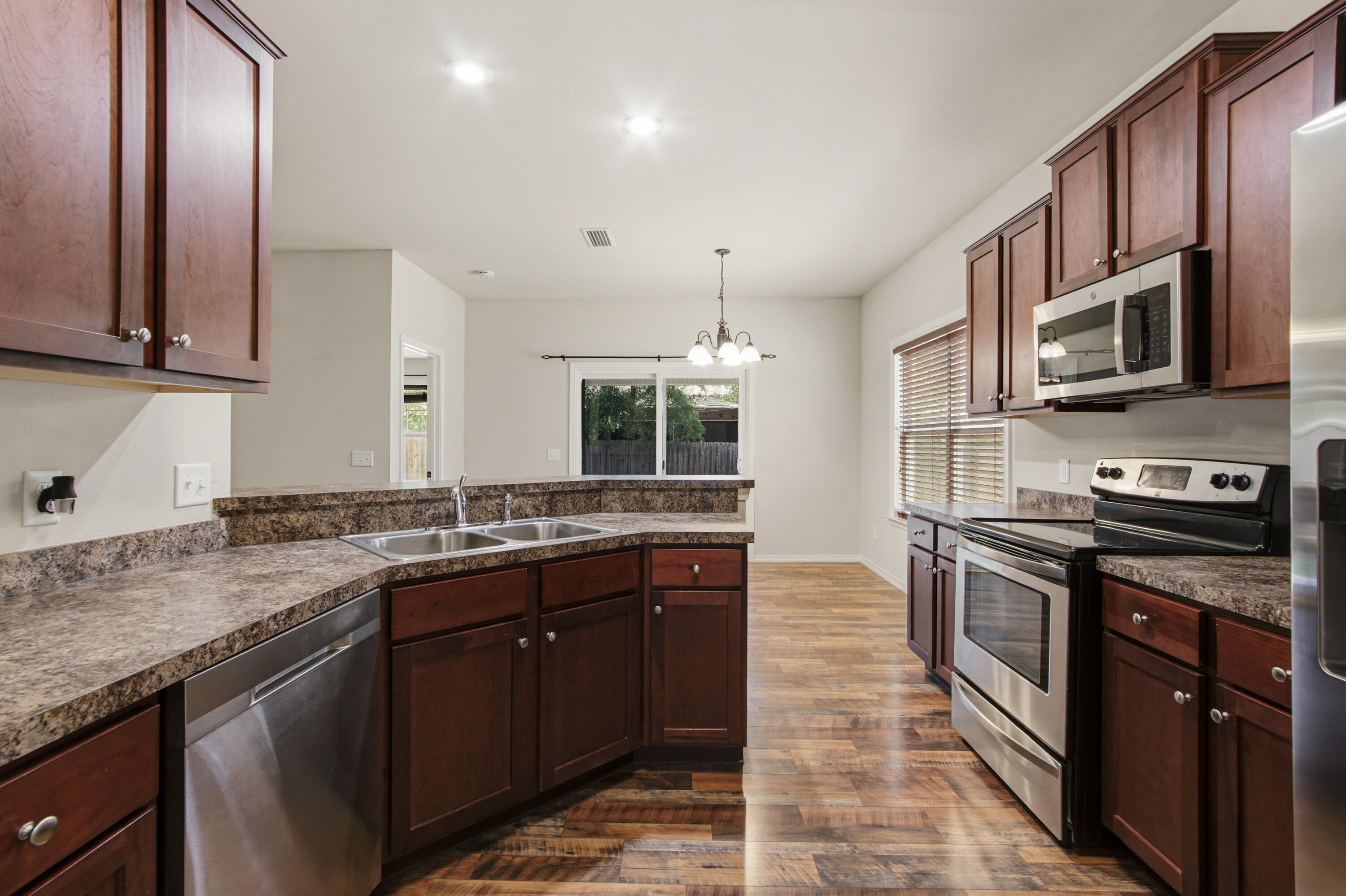 HUNTERS RIDGE - Residential