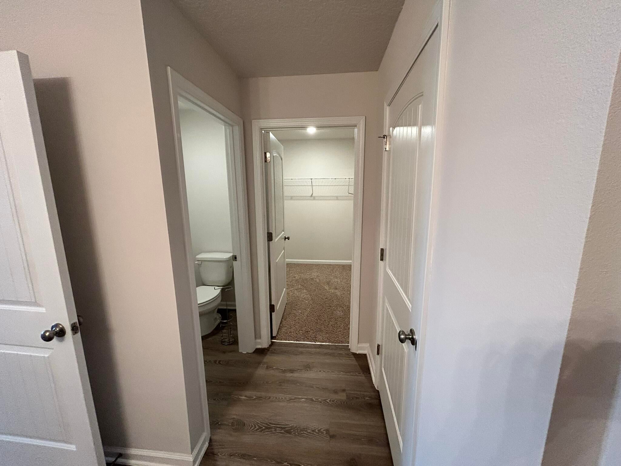 LAKERIDGE EST - Residential Lease