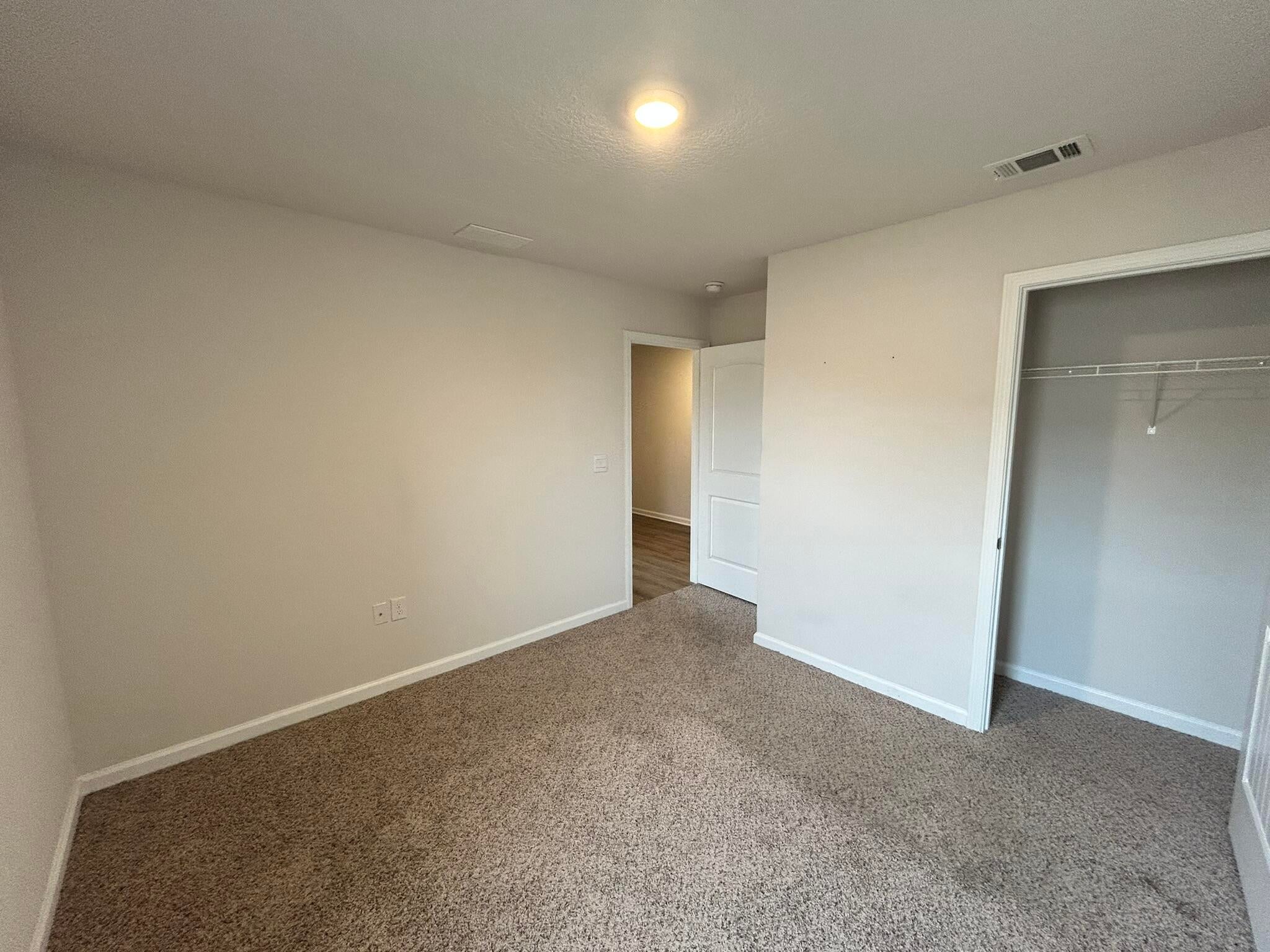 LAKERIDGE EST - Residential Lease