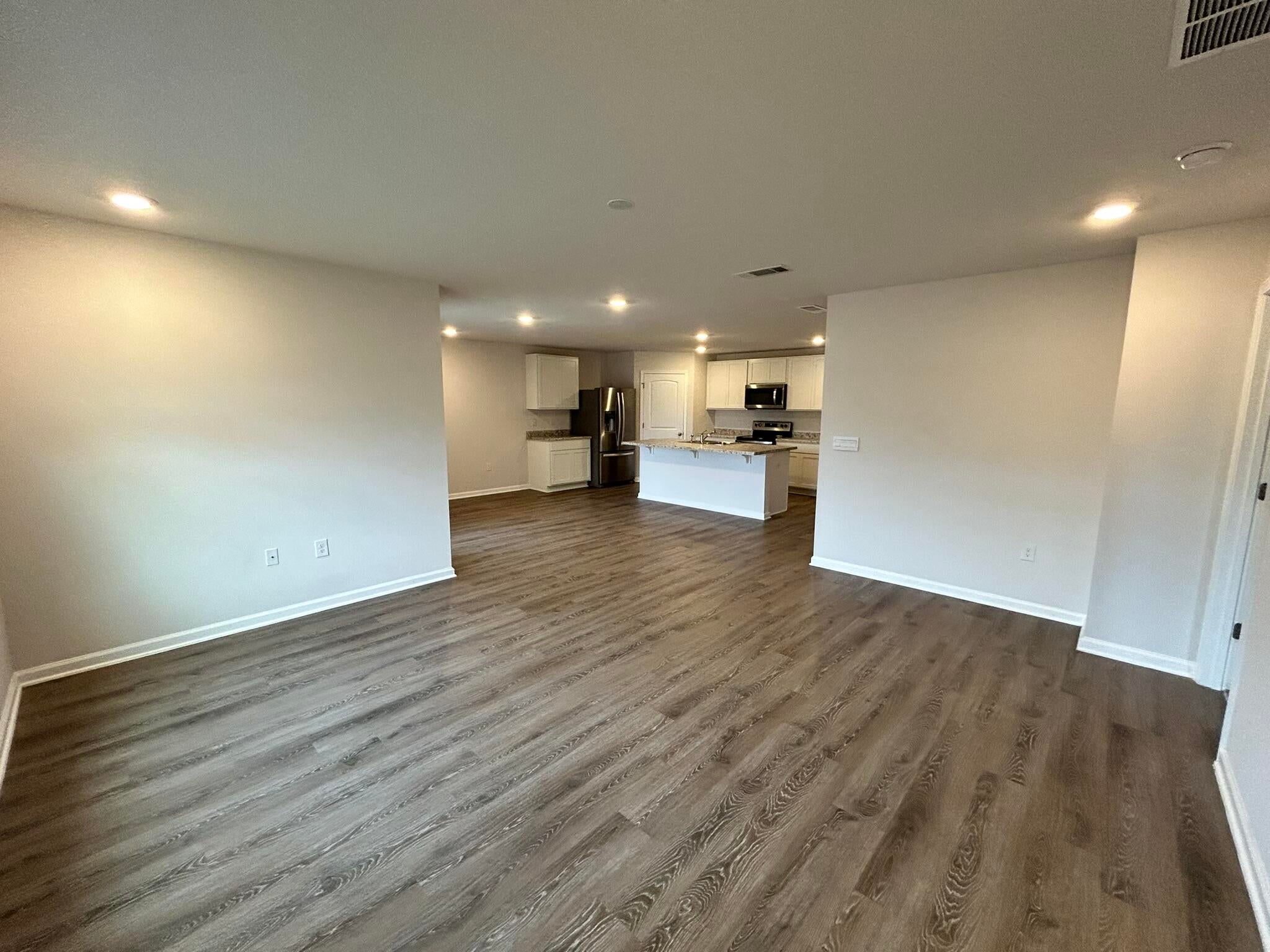 LAKERIDGE EST - Residential Lease
