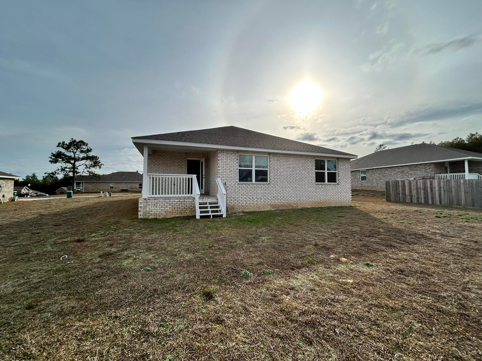 LAKERIDGE EST - Residential Lease