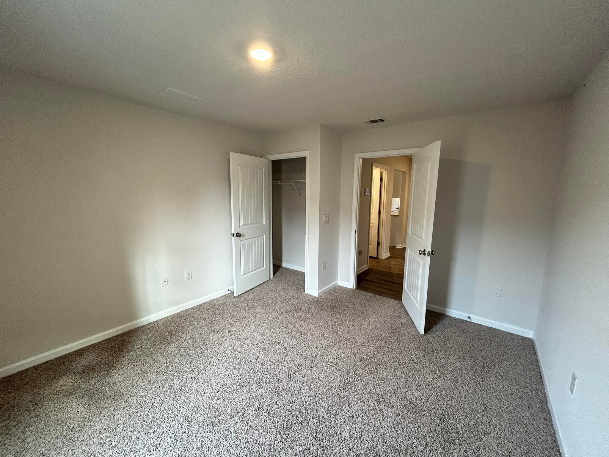 LAKERIDGE EST - Residential Lease