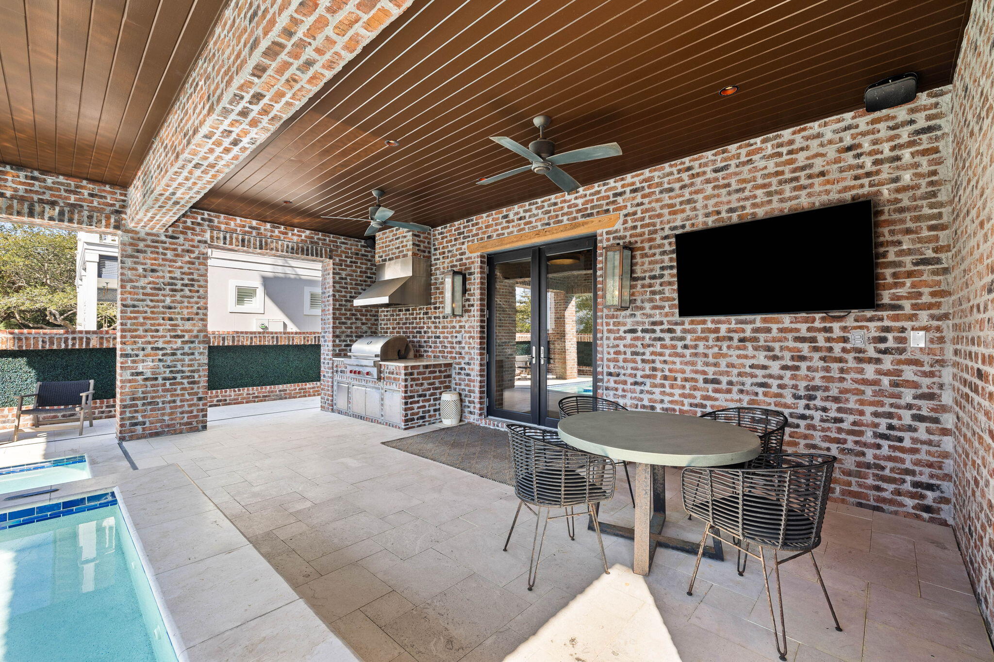 Gulf Shore Manor - Residential