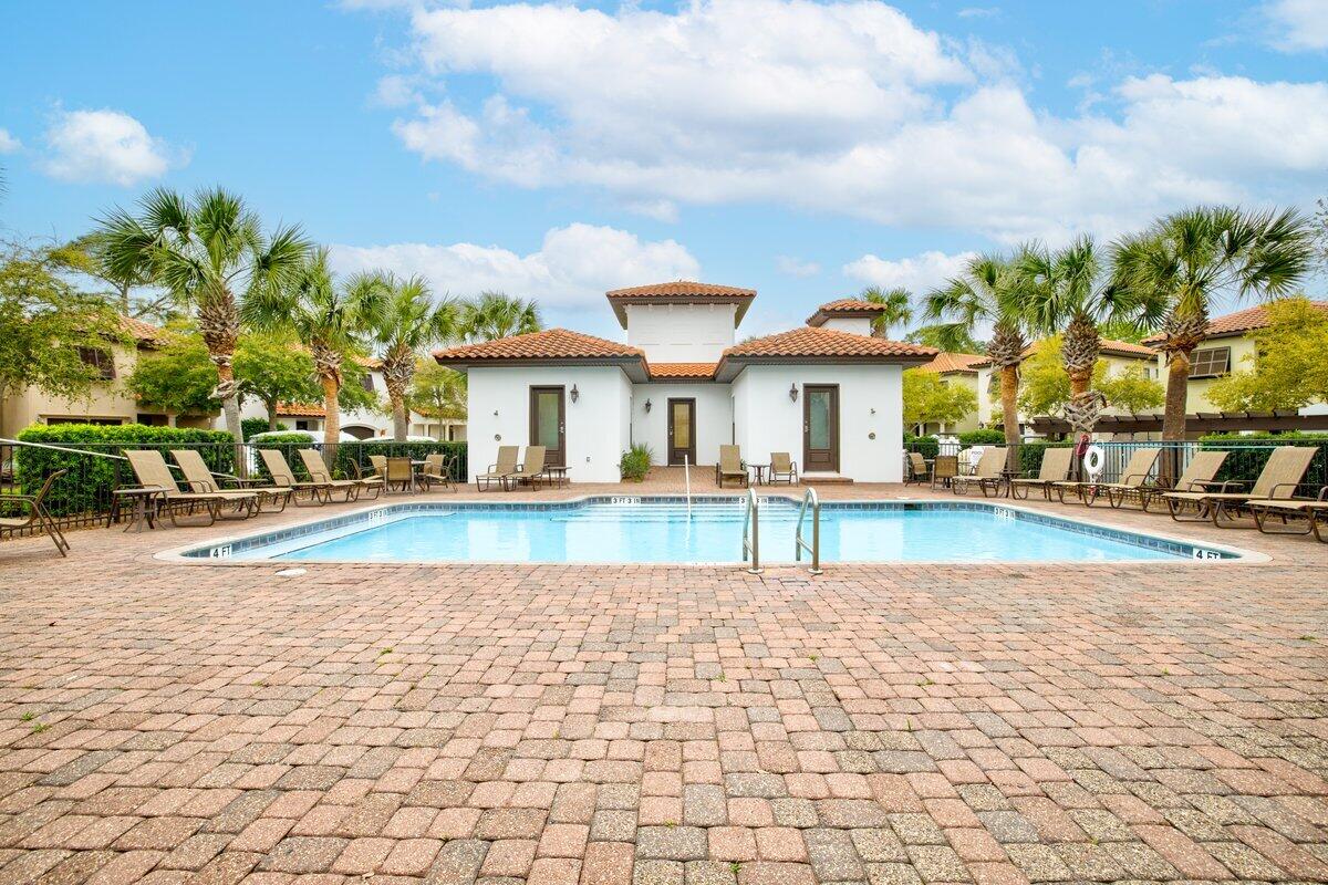 Villa Lago - Residential