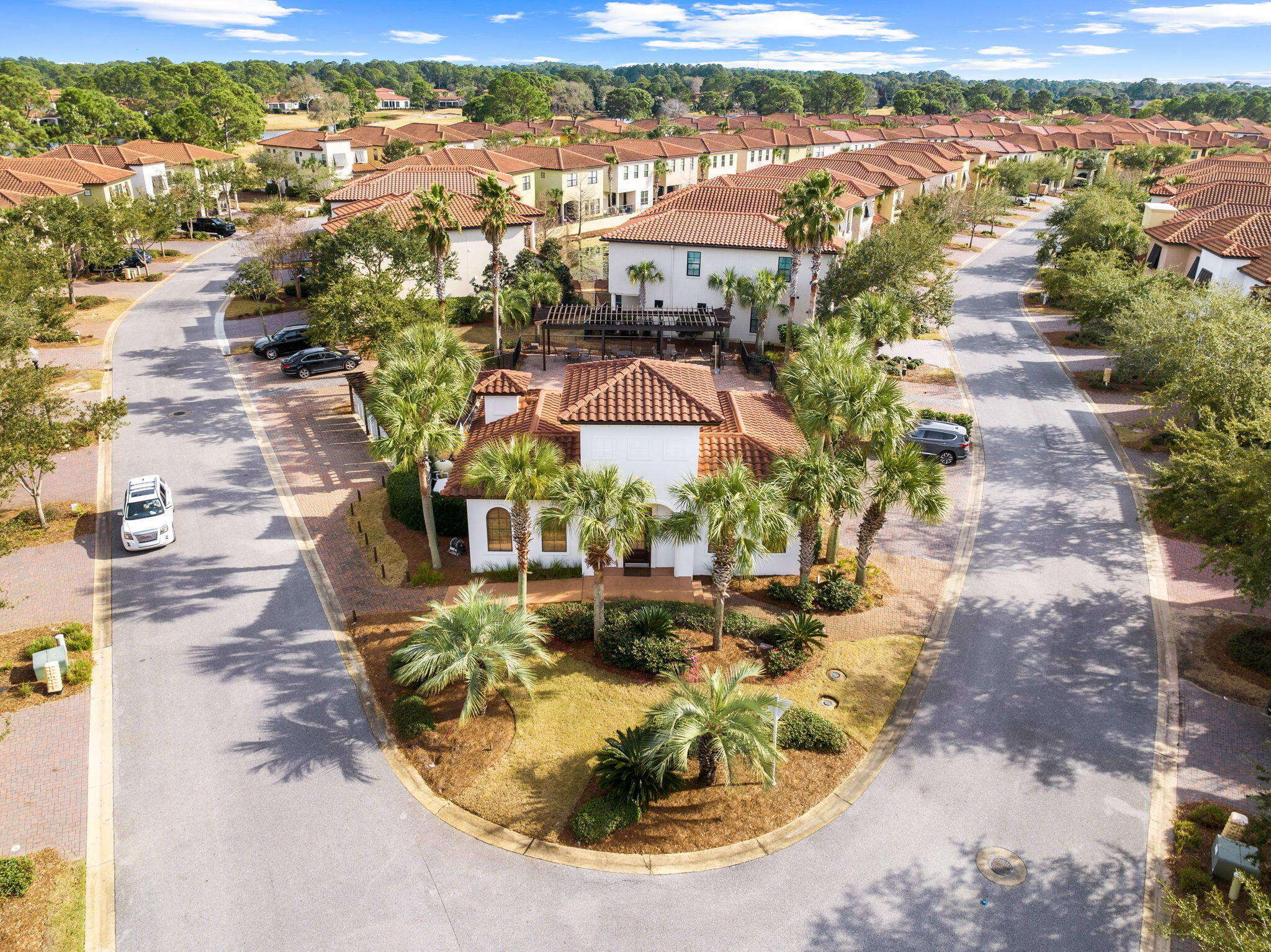 Villa Lago - Residential
