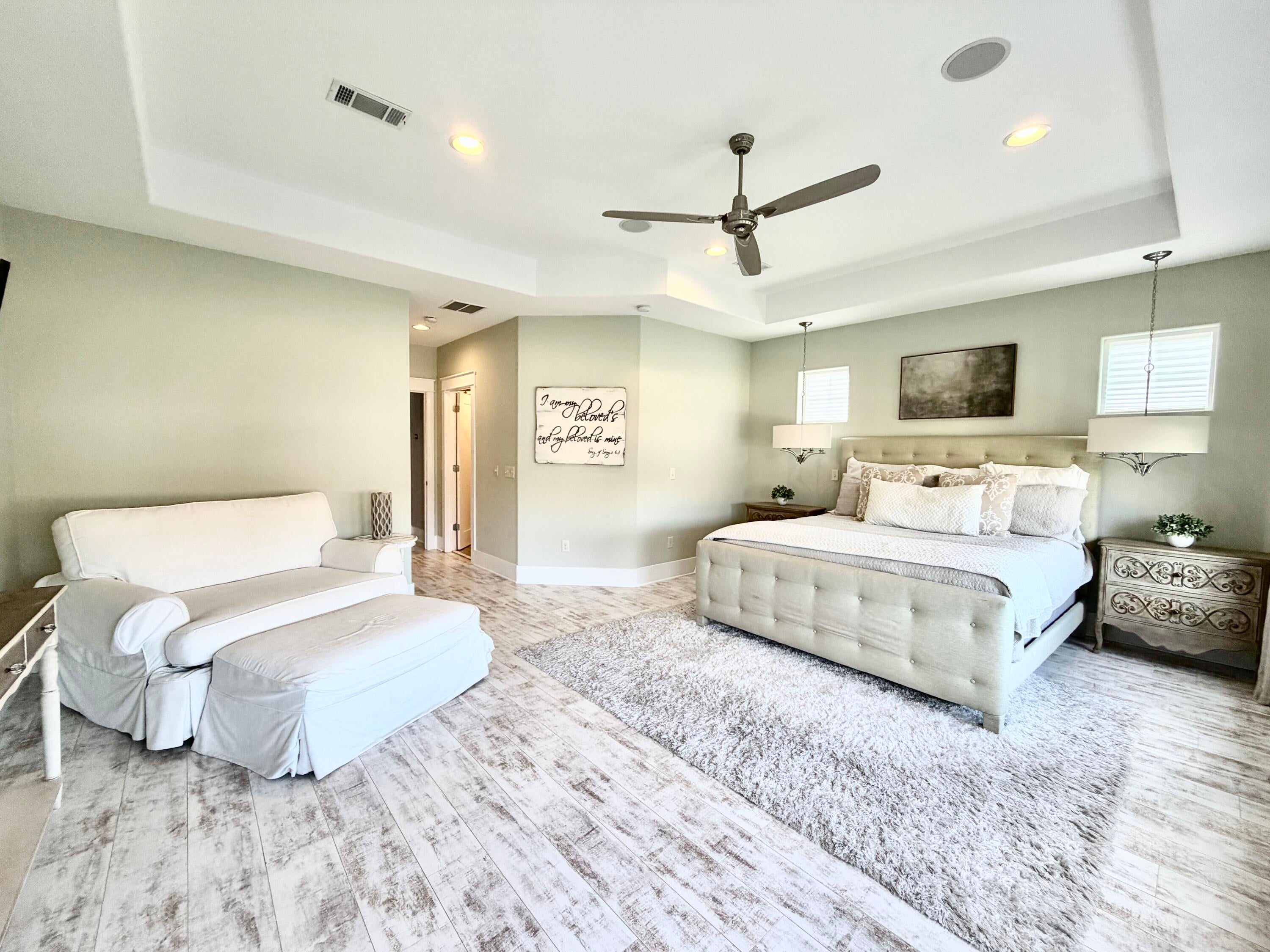 Villa Lago - Residential