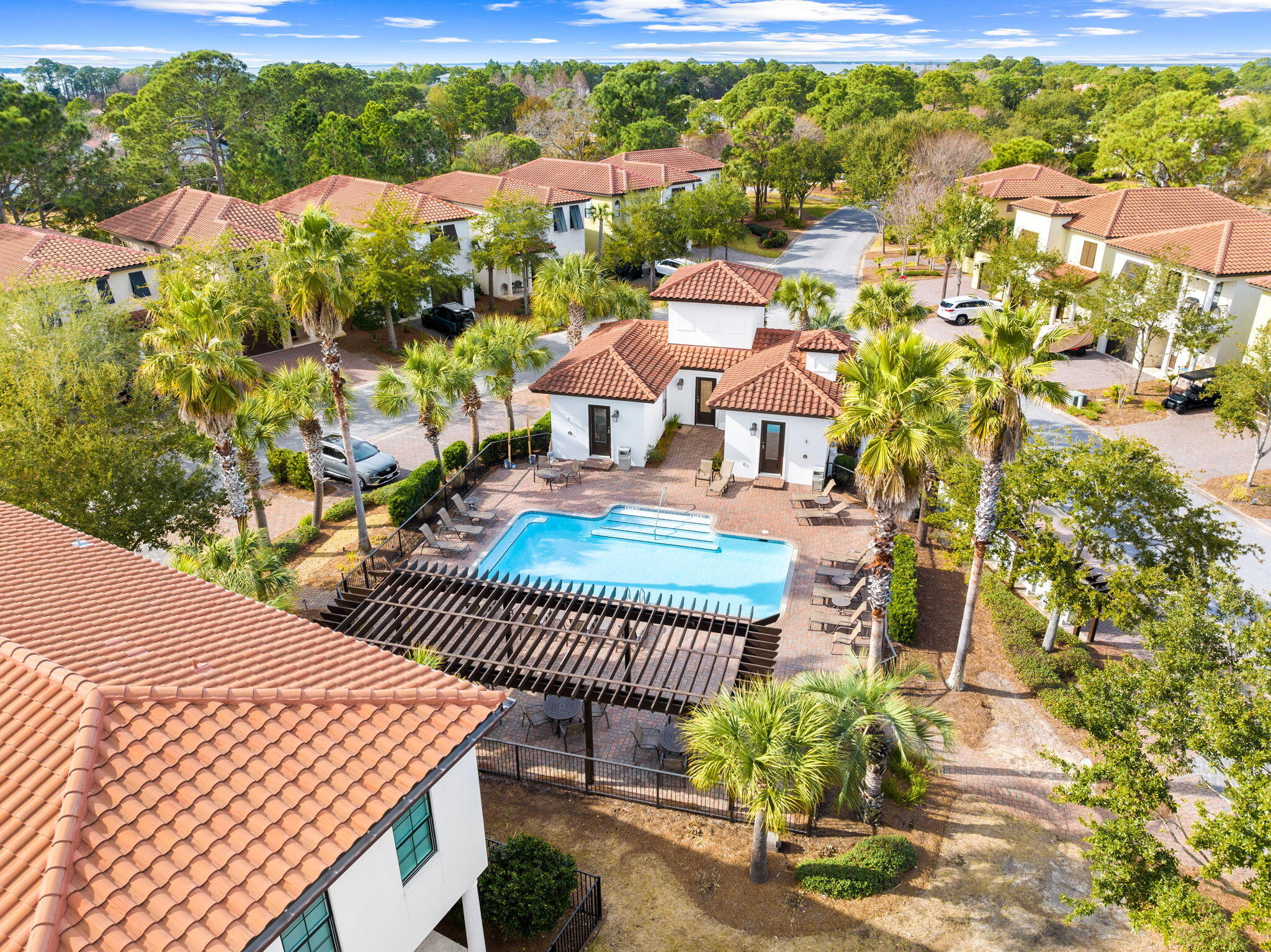 Villa Lago - Residential