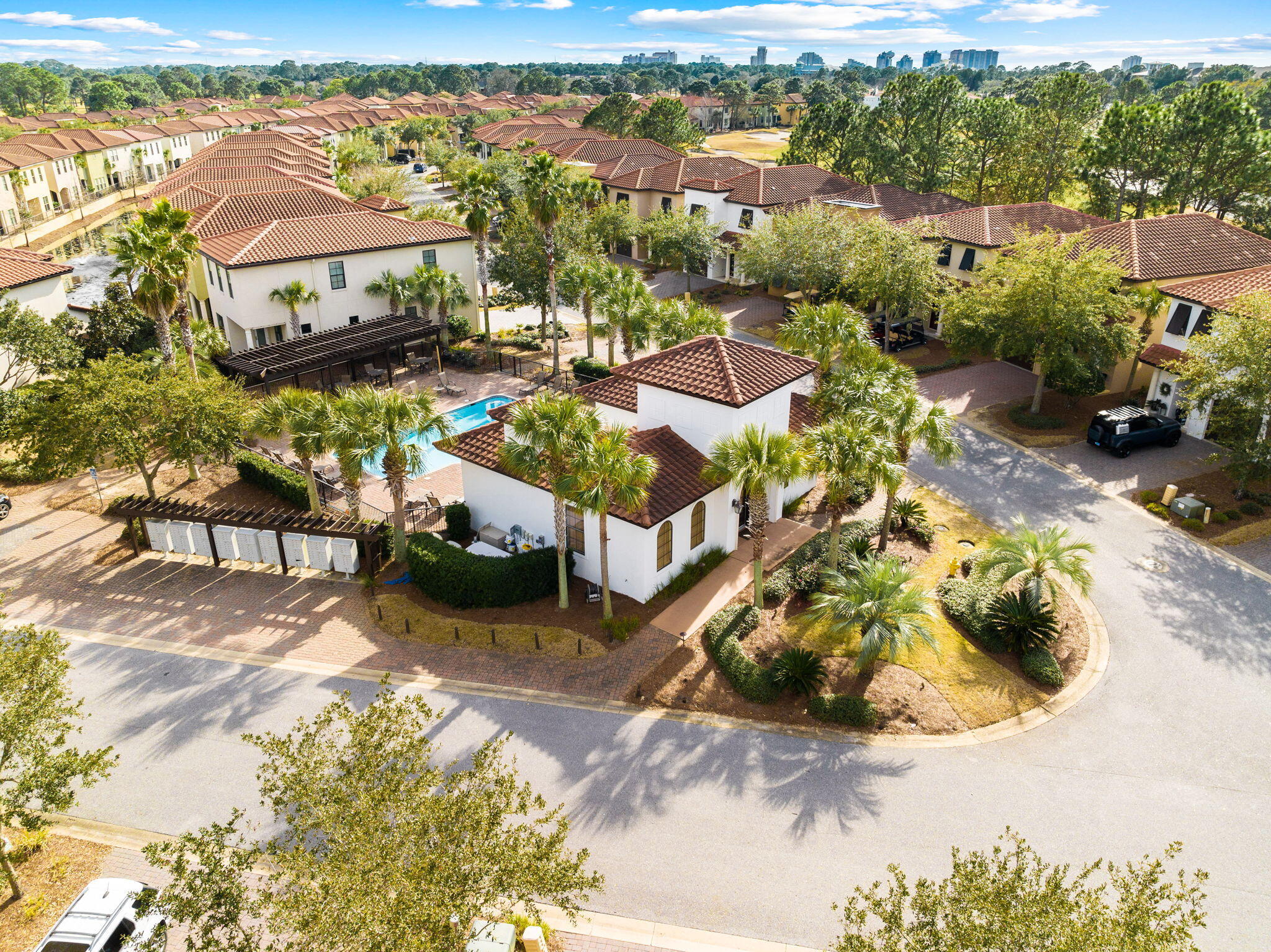 Villa Lago - Residential