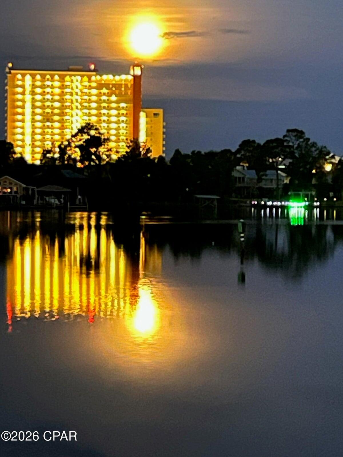 DOCKSIDE NORTH CONDO - Residential