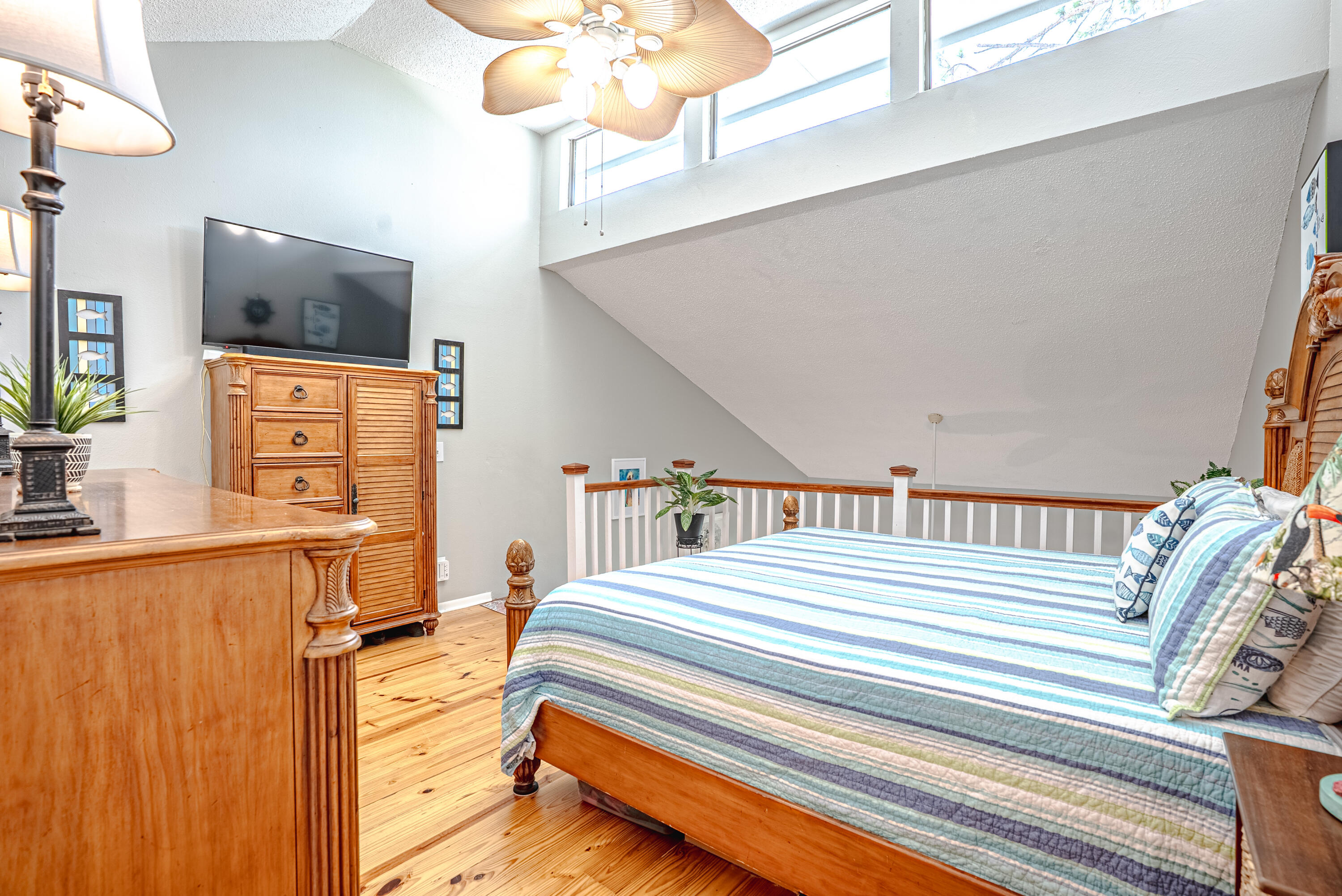 DOCKSIDE NORTH CONDO - Residential