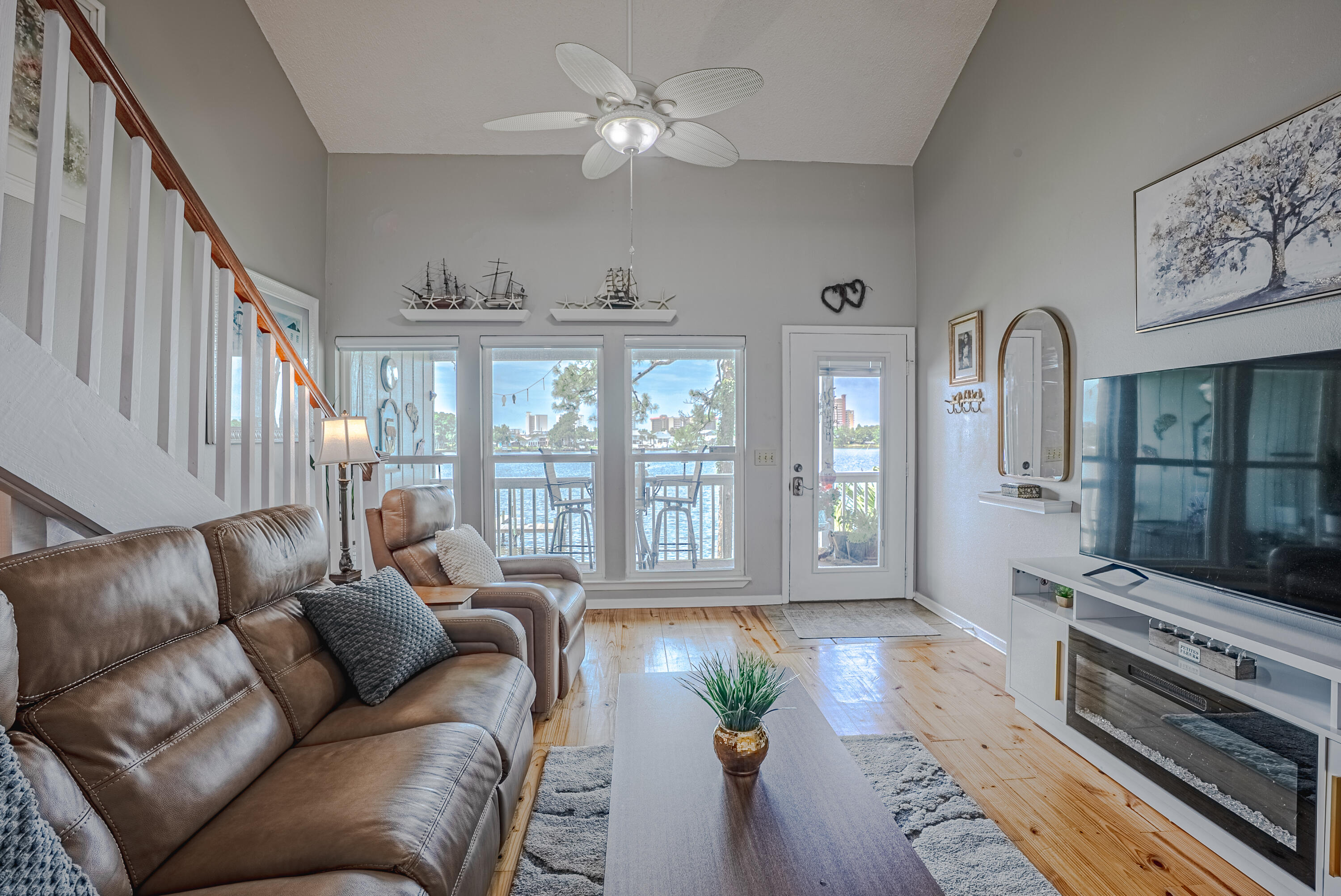 DOCKSIDE NORTH CONDO - Residential