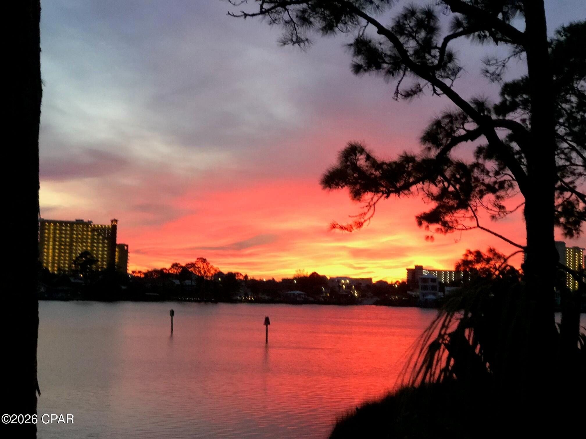 DOCKSIDE NORTH CONDO - Residential