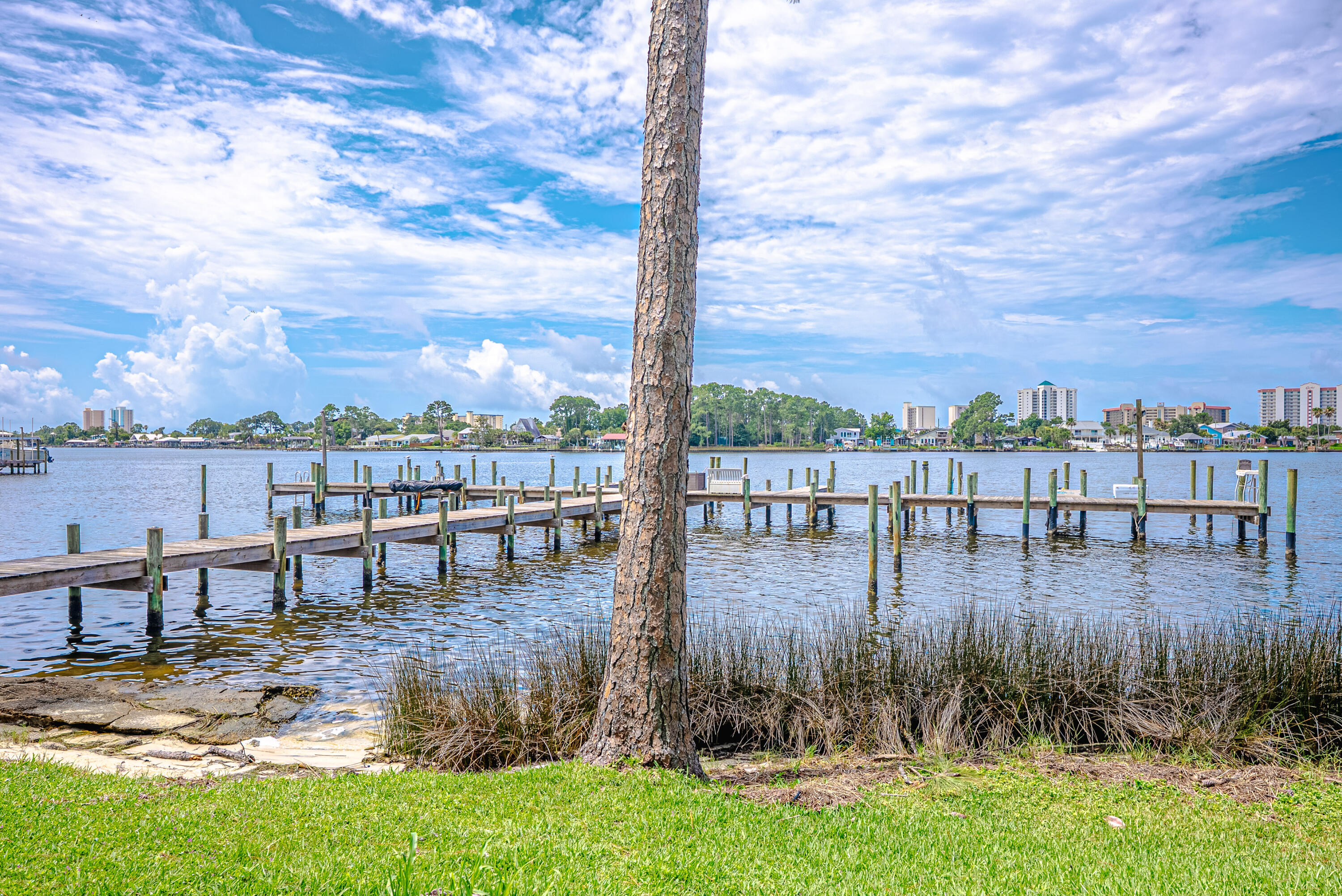 DOCKSIDE NORTH CONDO - Residential