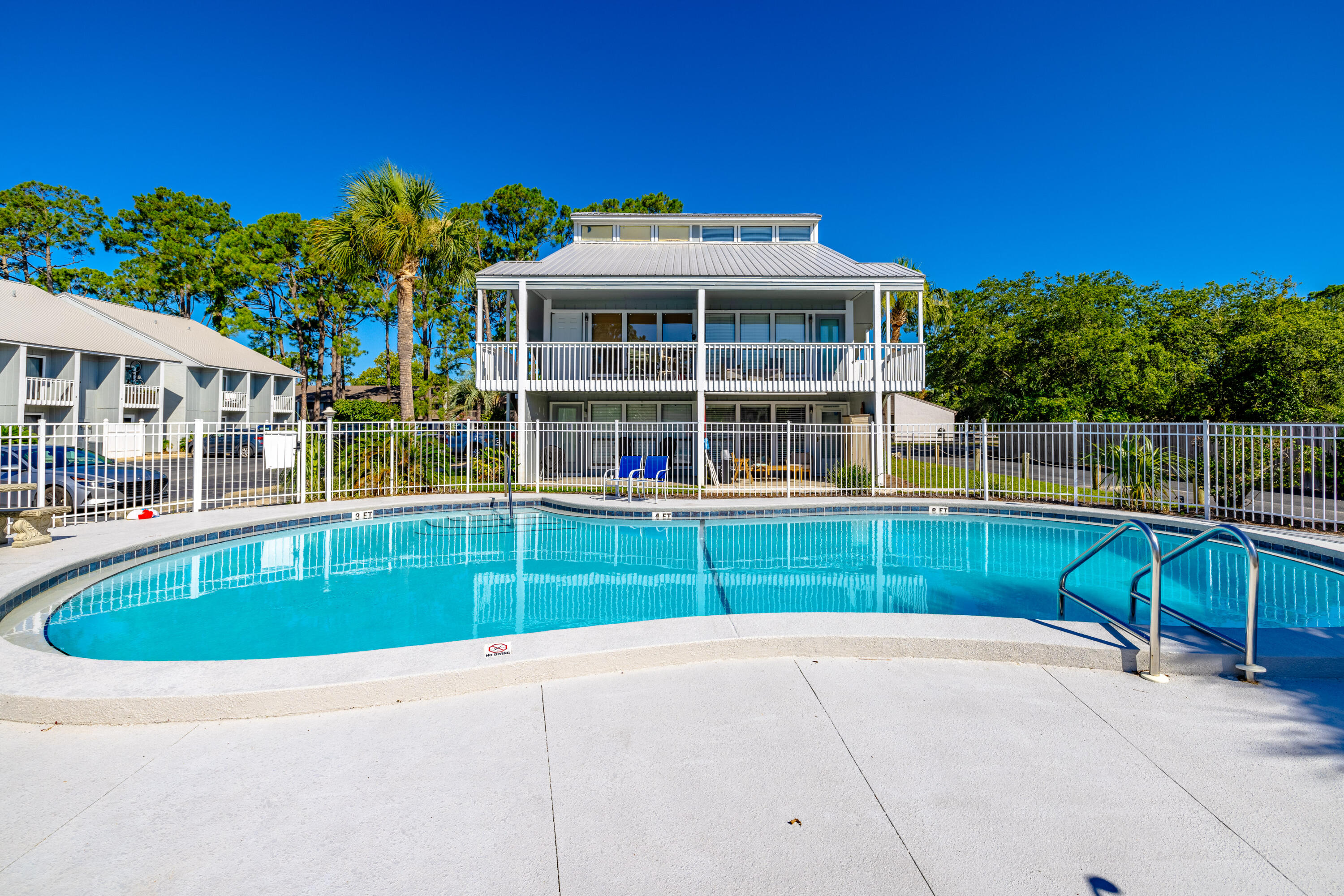 DOCKSIDE NORTH CONDO - Residential