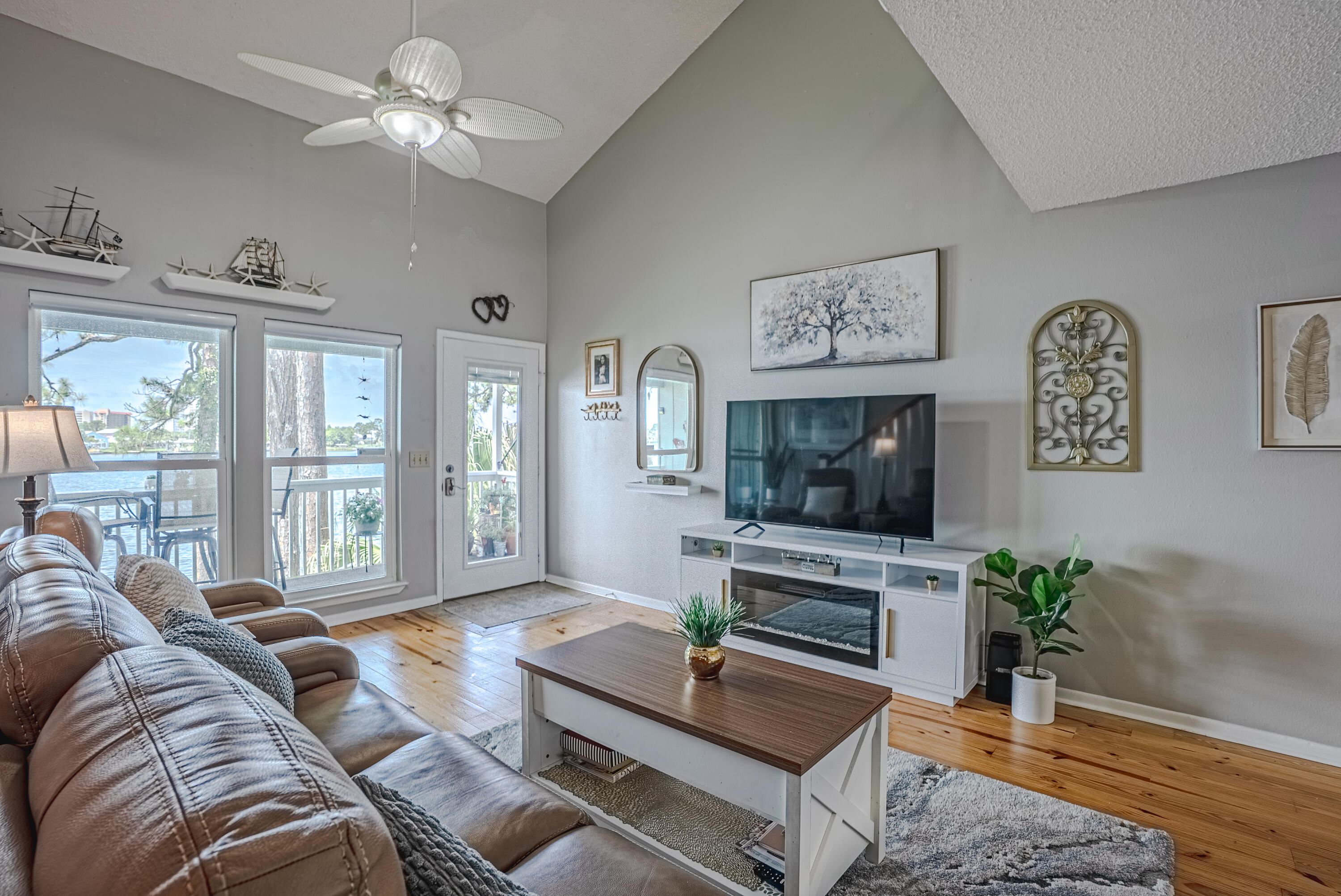 DOCKSIDE NORTH CONDO - Residential