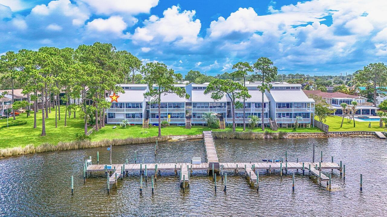DOCKSIDE NORTH CONDO - Residential