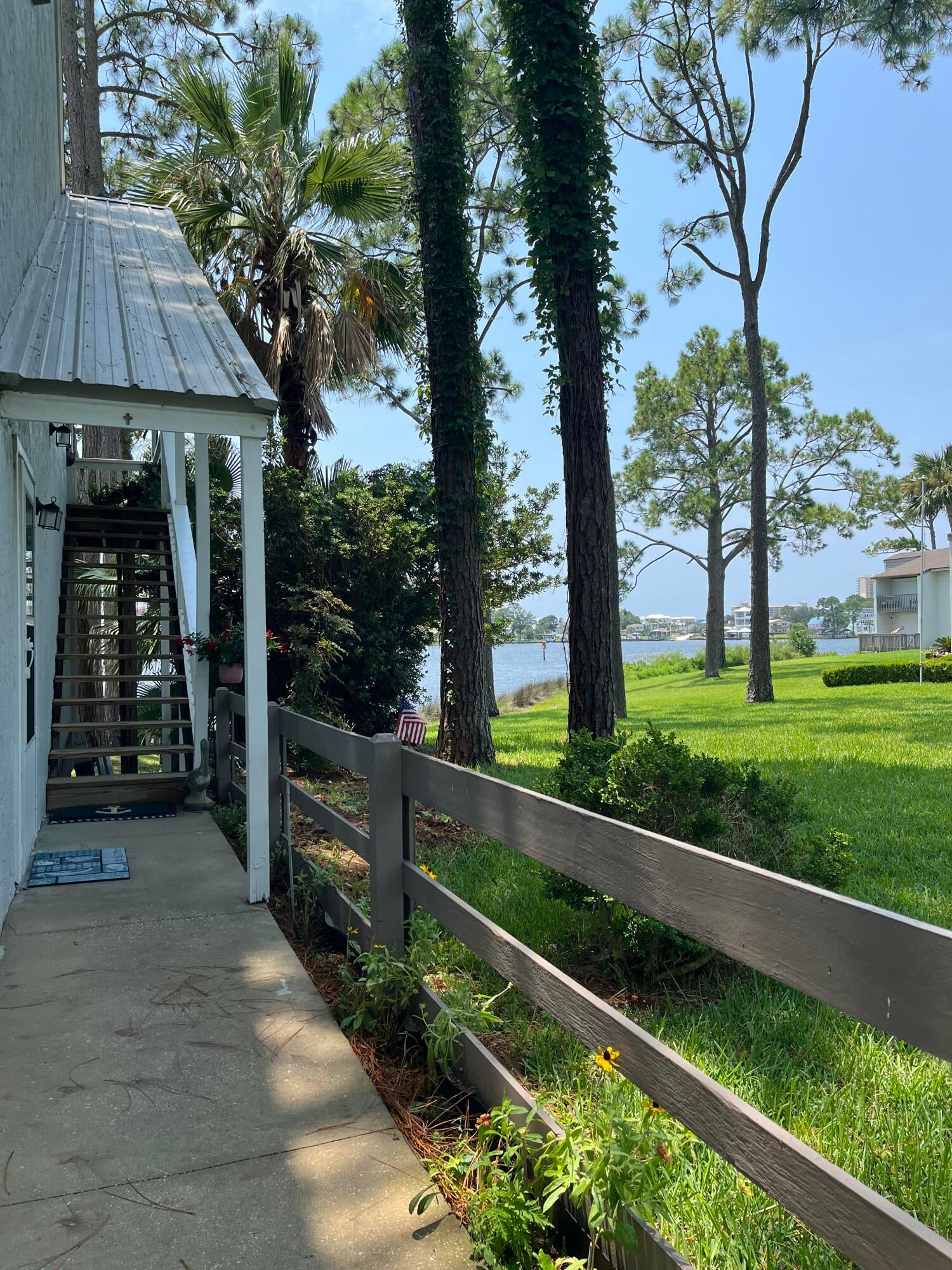 DOCKSIDE NORTH CONDO - Residential
