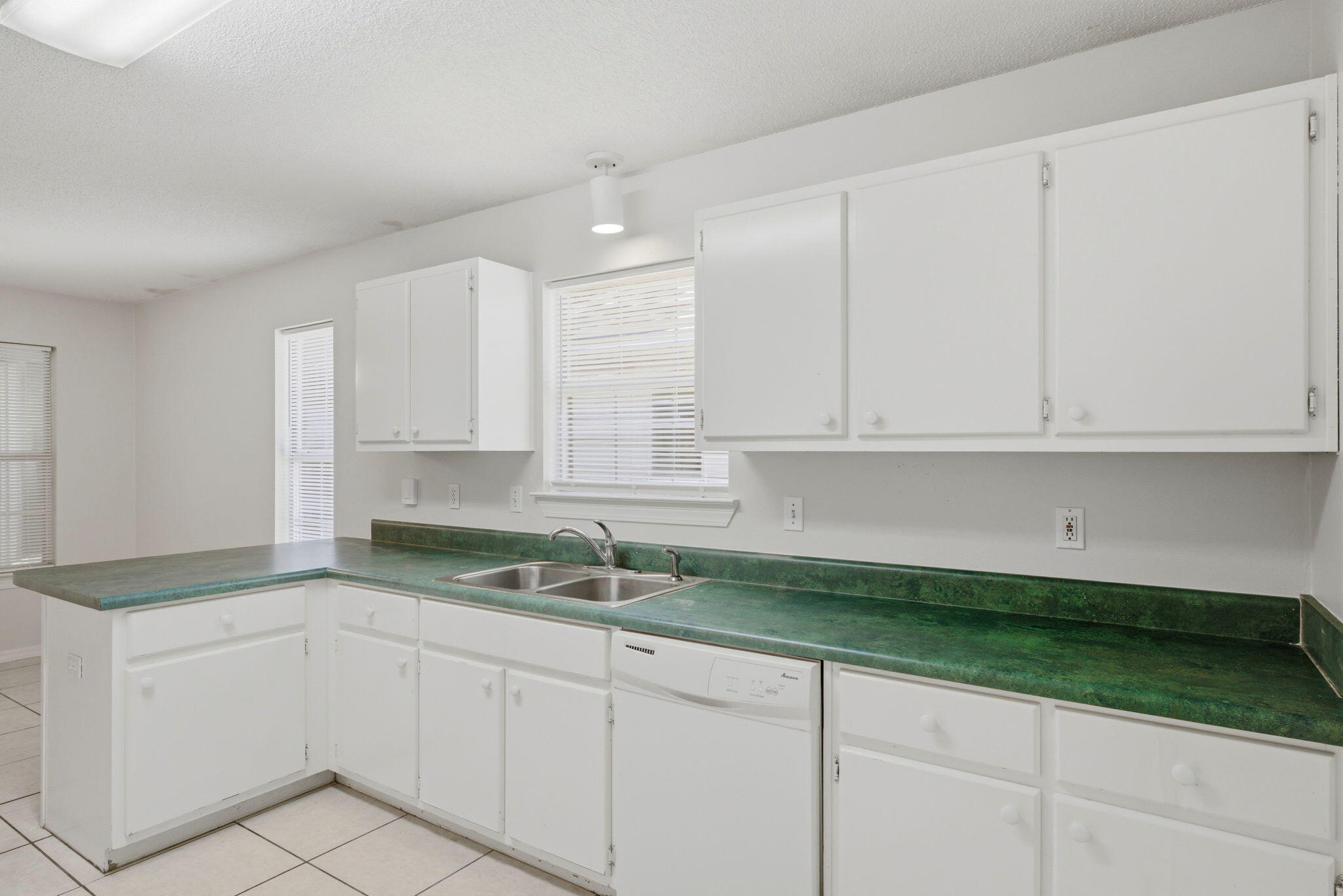 SOUTHERN OAKS PLANTATION - Residential Lease
