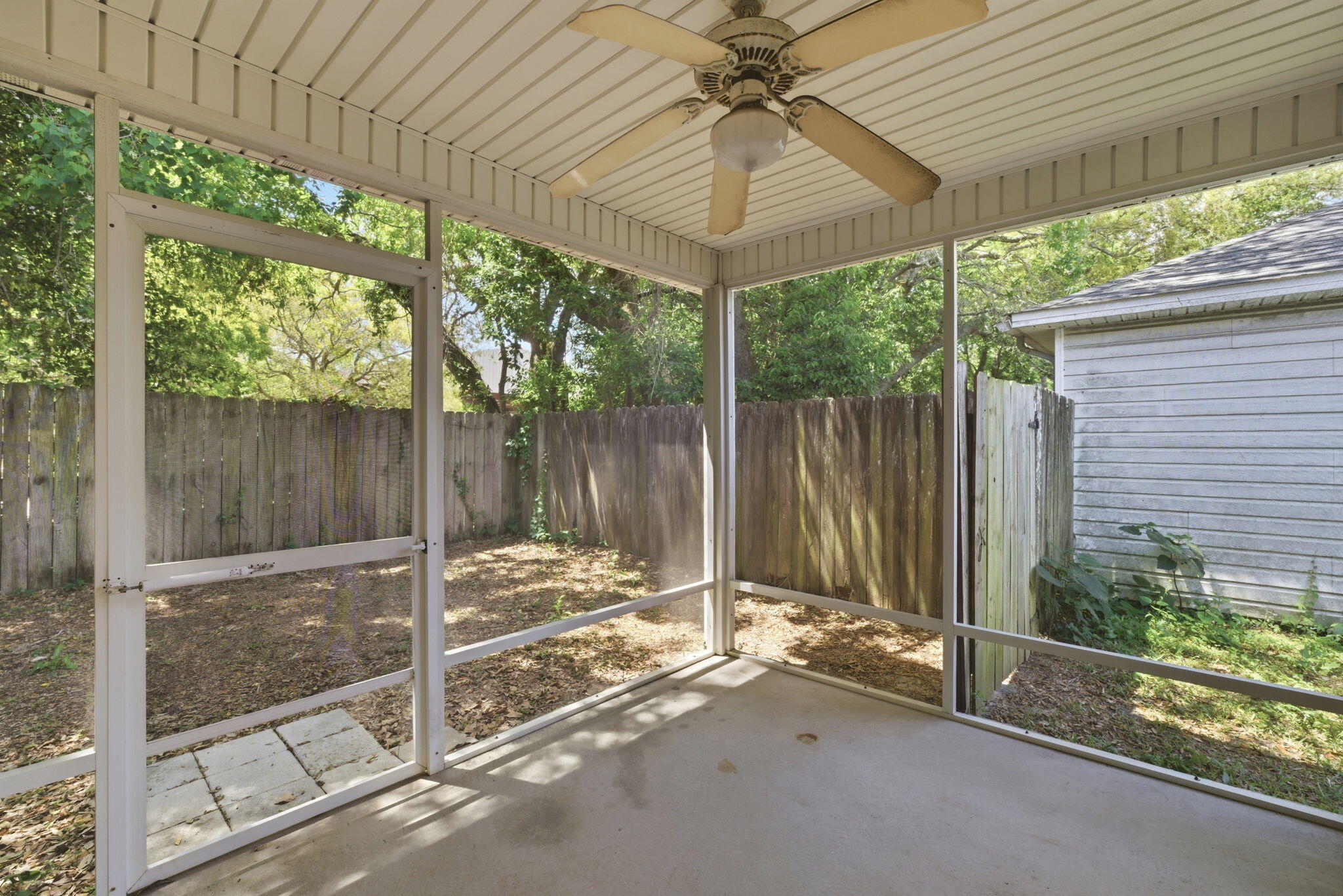 SOUTHERN OAKS PLANTATION - Residential Lease