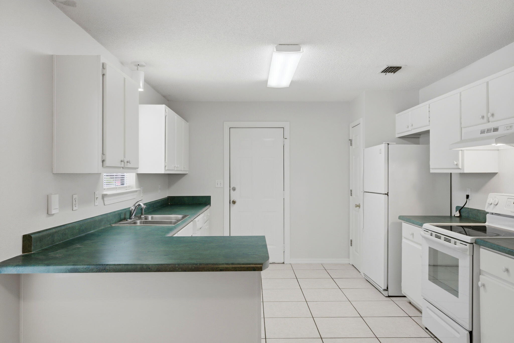 SOUTHERN OAKS PLANTATION - Residential Lease