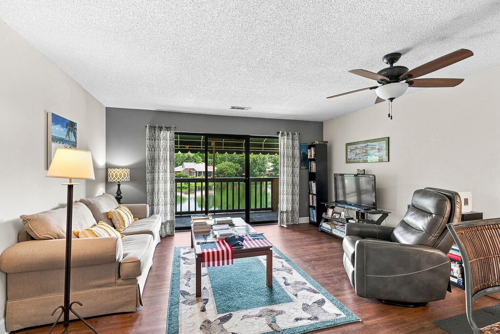 LAKESIDE CONDO AT BLUEWATER BAY - Residential
