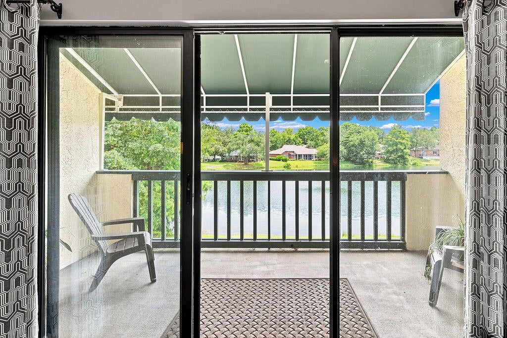 LAKESIDE CONDO AT BLUEWATER BAY - Residential