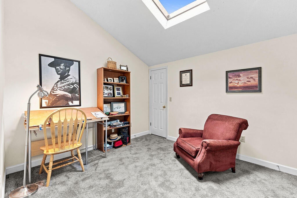 LAKESIDE CONDO AT BLUEWATER BAY - Residential