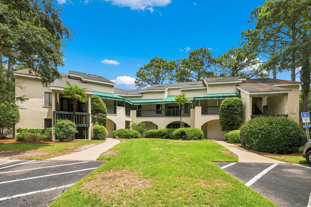 LAKESIDE CONDO AT BLUEWATER BAY - Residential