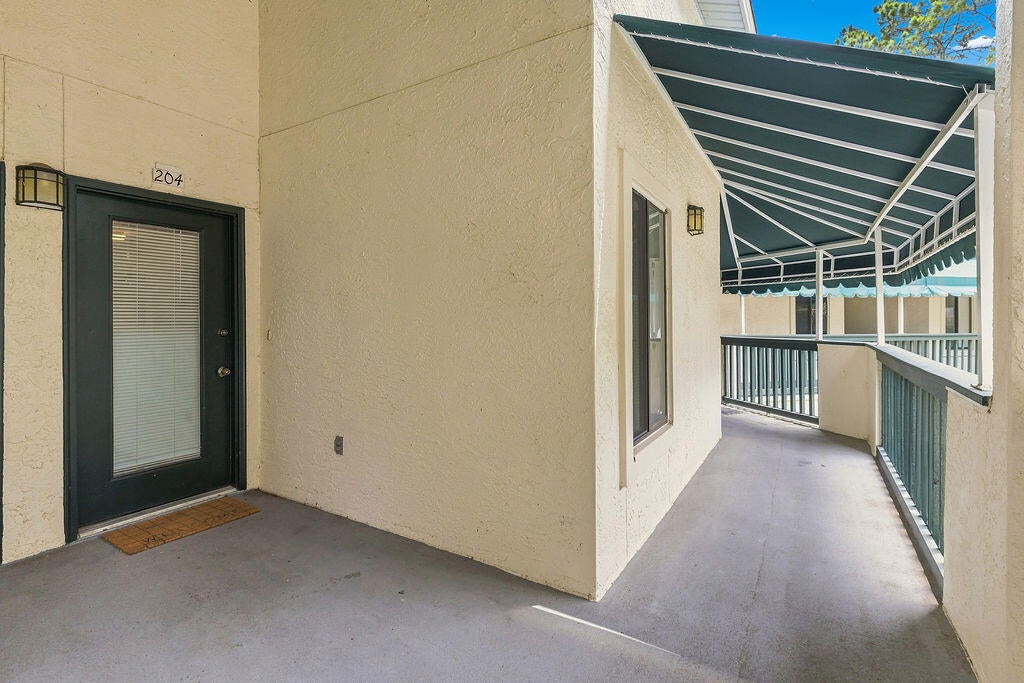 LAKESIDE CONDO AT BLUEWATER BAY - Residential