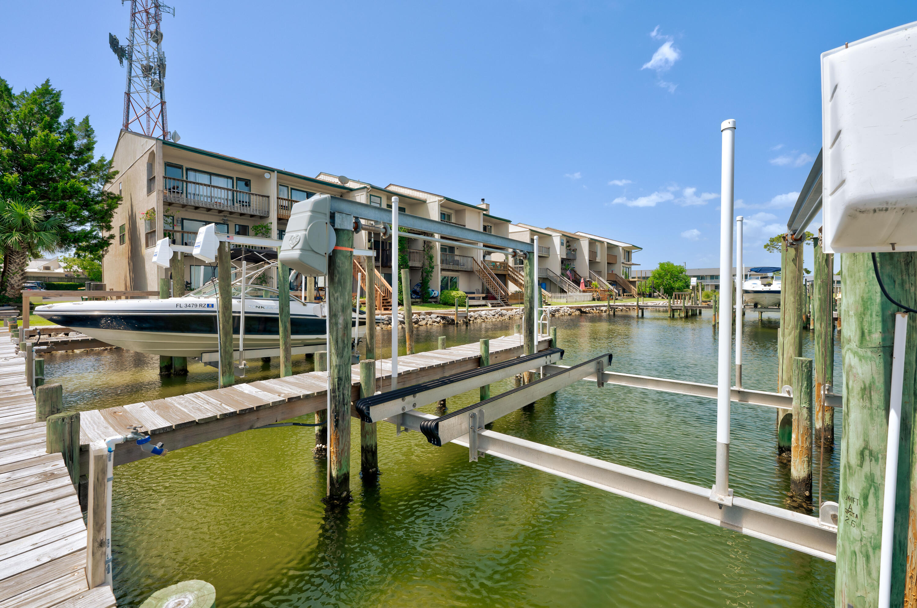 BAYOU PINES T/H - Residential