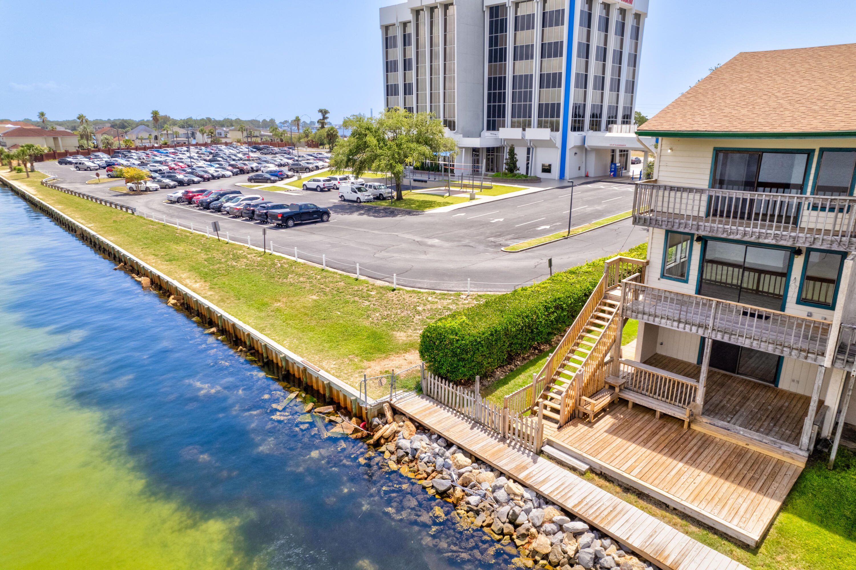 BAYOU PINES T/H - Residential