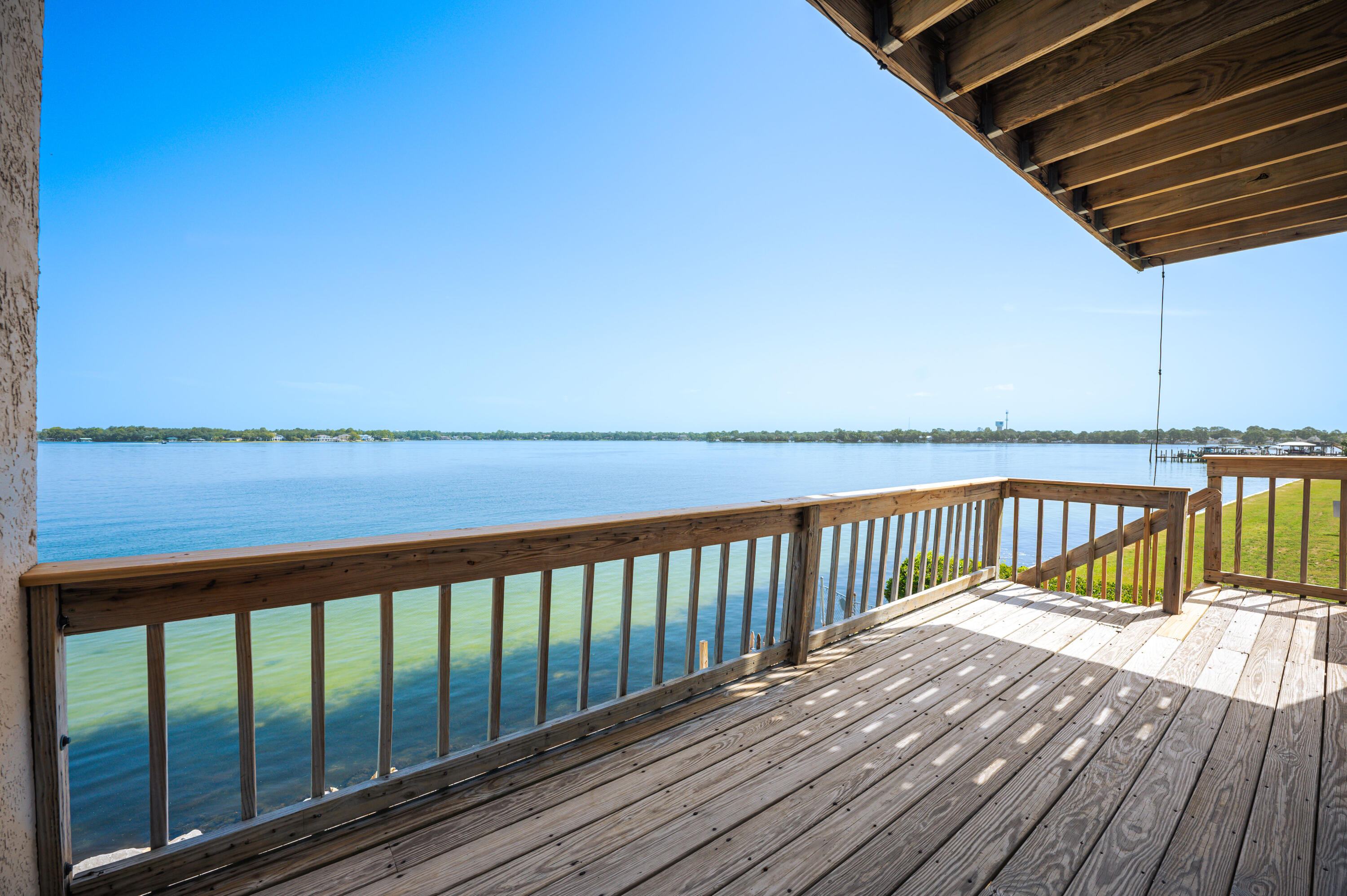 BAYOU PINES T/H - Residential