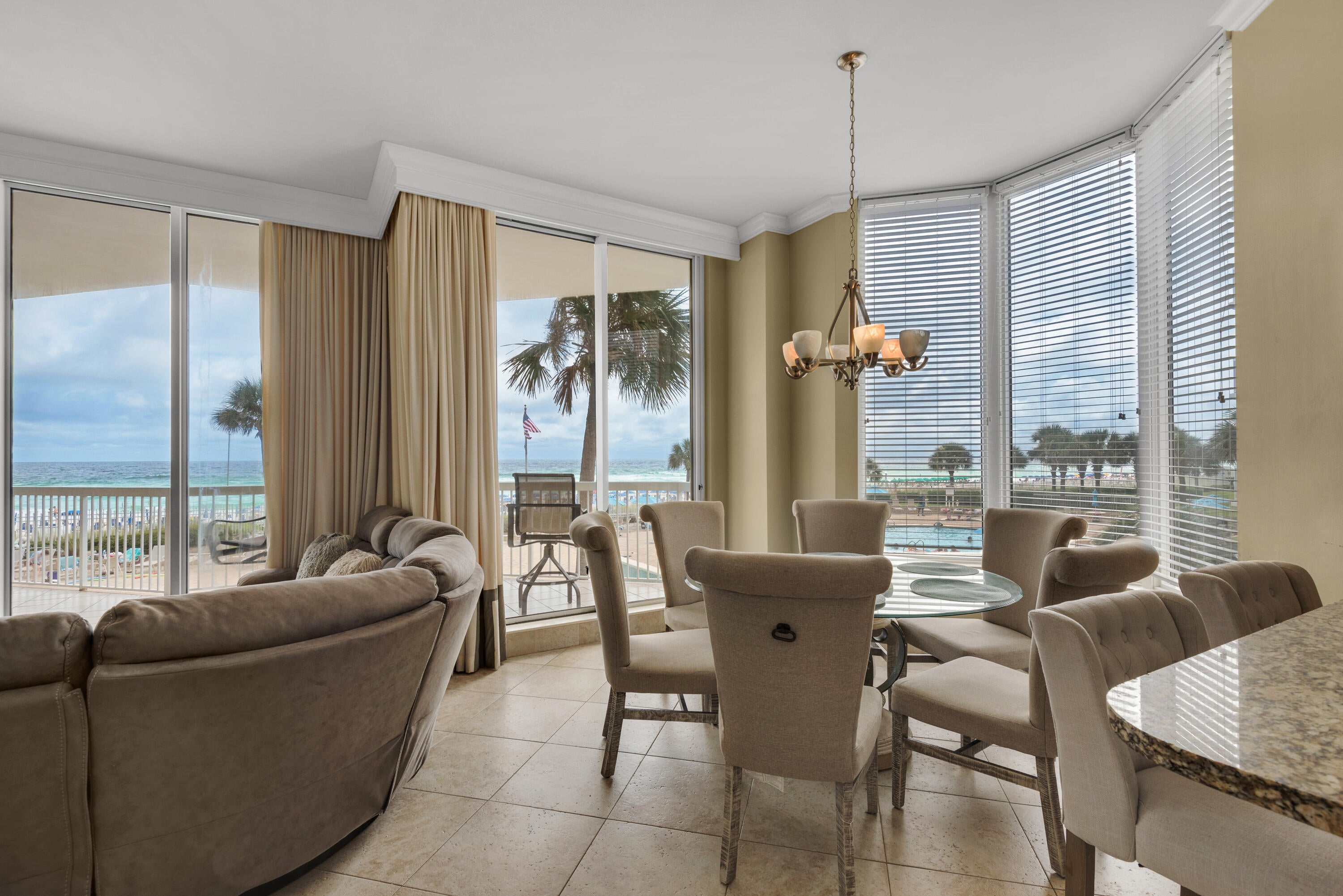 SILVER BEACH TOWERS - Residential
