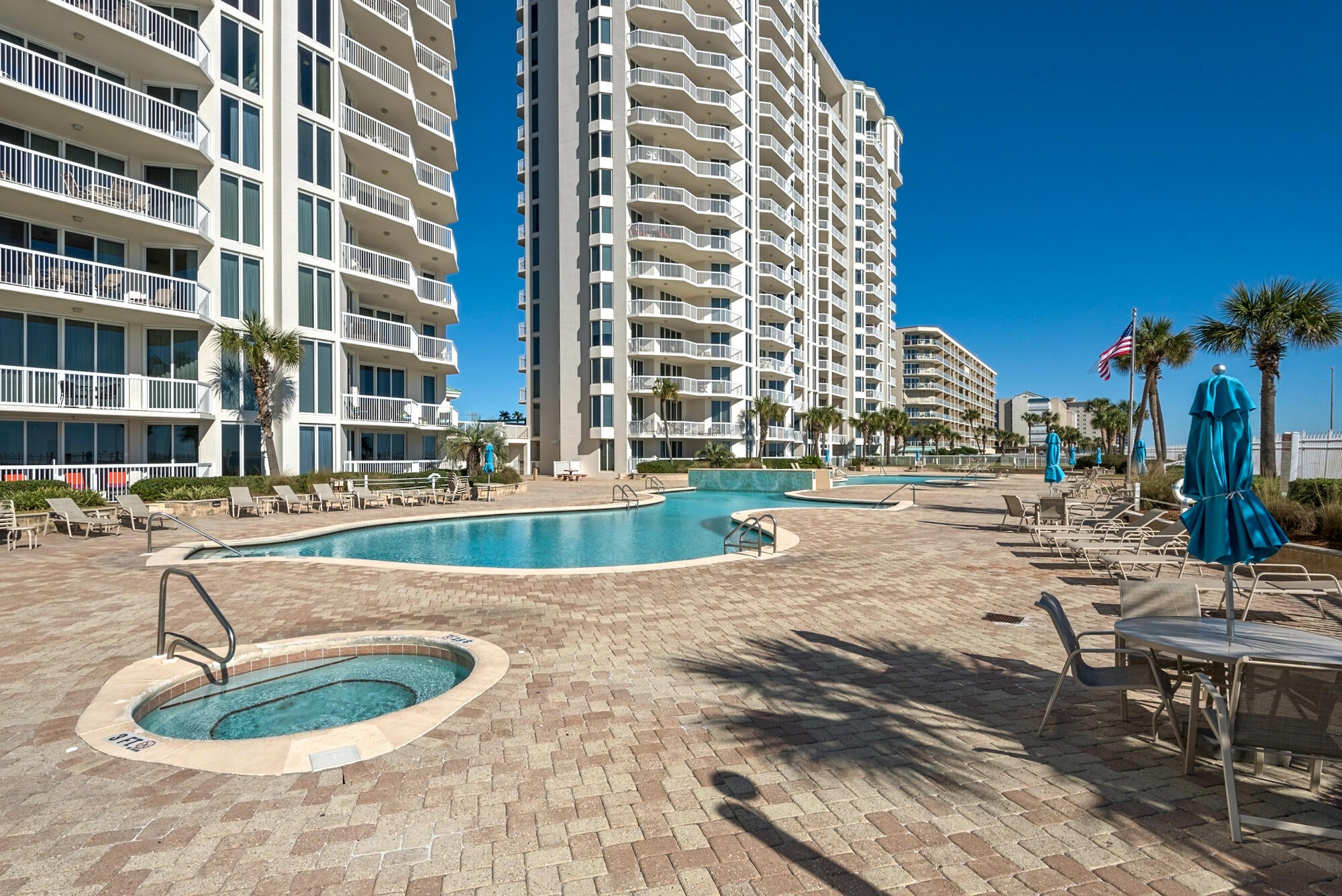 SILVER BEACH TOWERS - Residential
