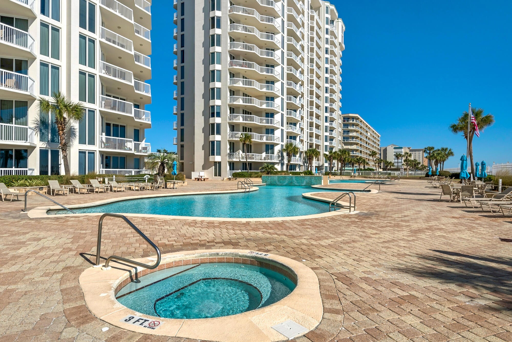 SILVER BEACH TOWERS - Residential