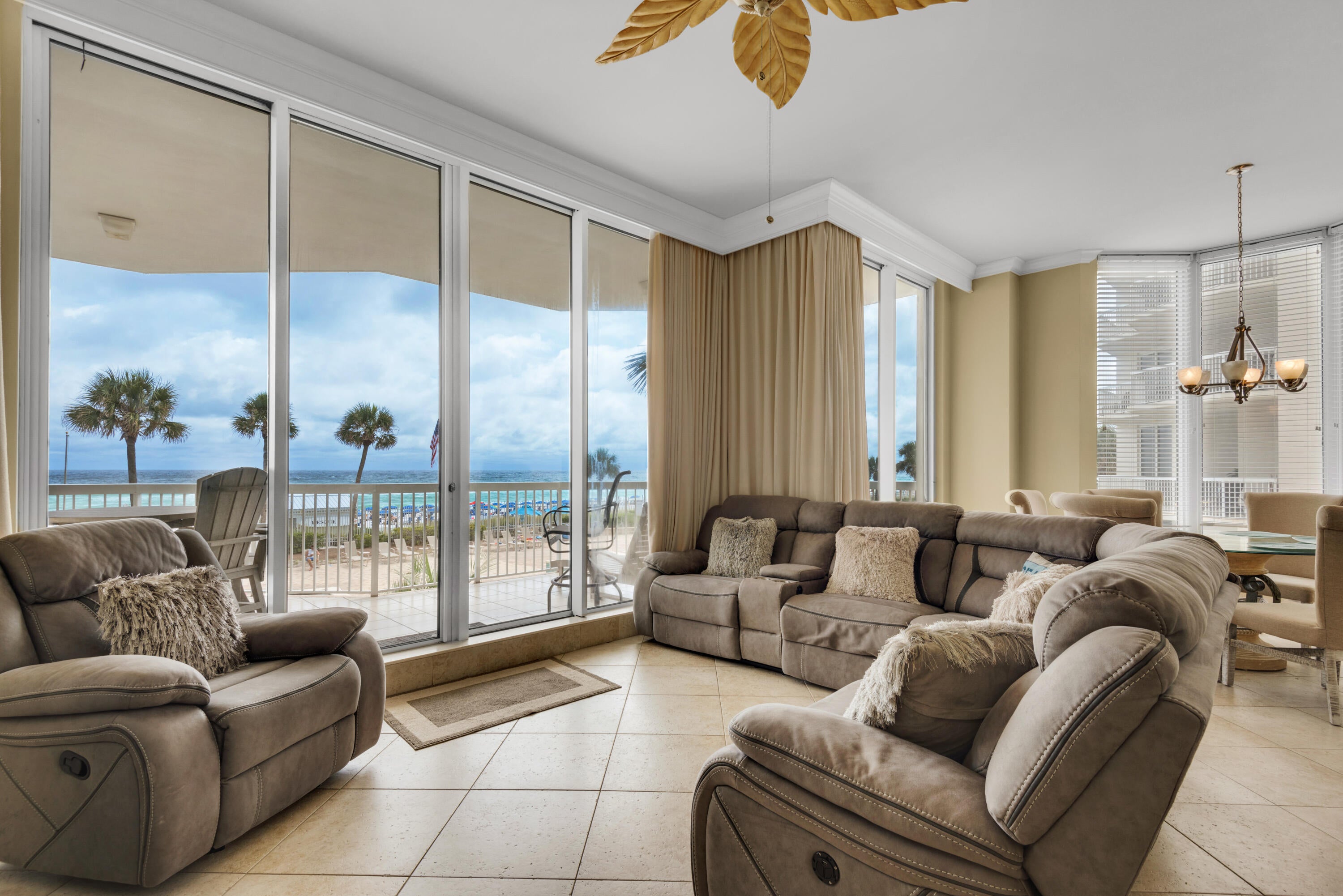 SILVER BEACH TOWERS - Residential