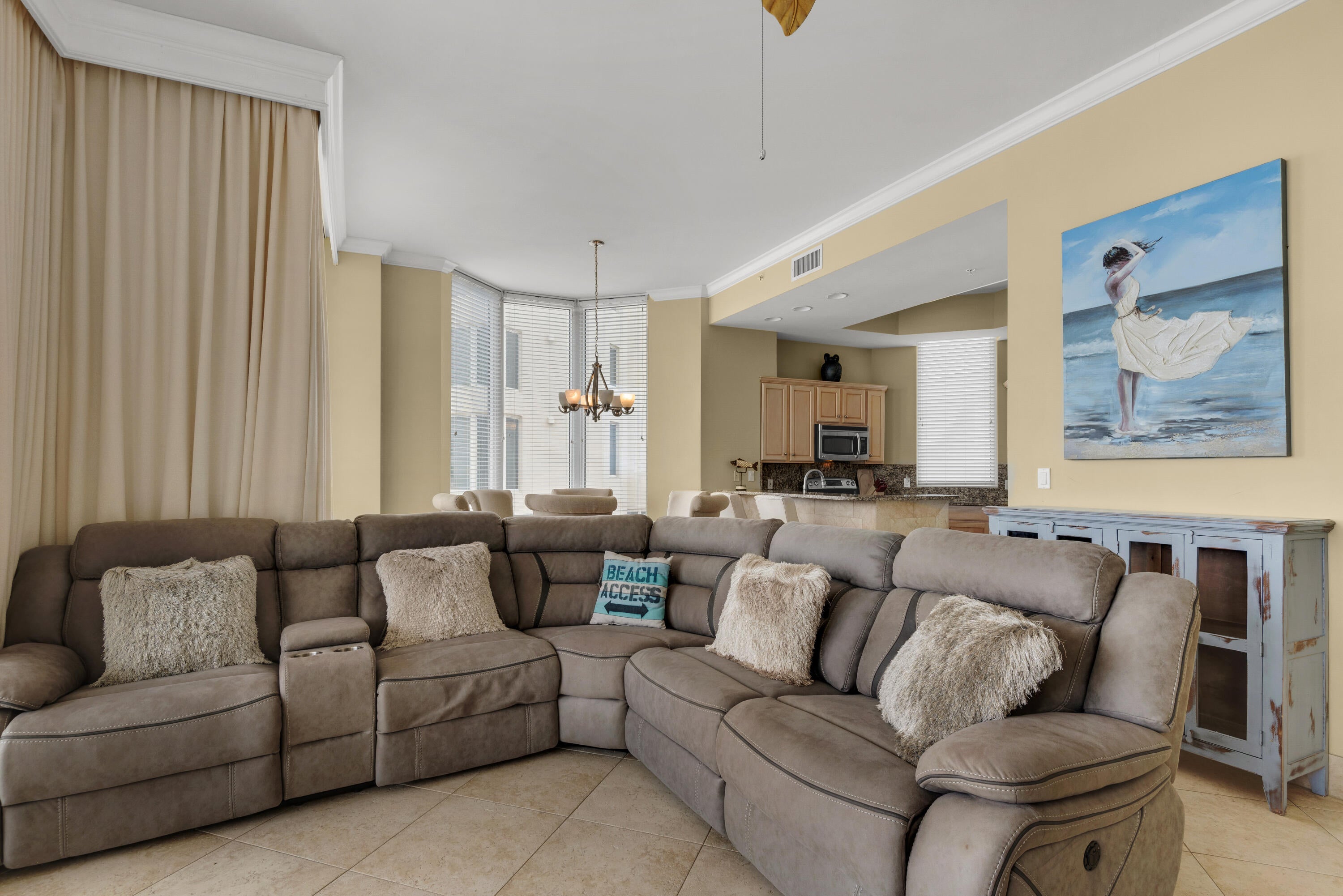 SILVER BEACH TOWERS - Residential