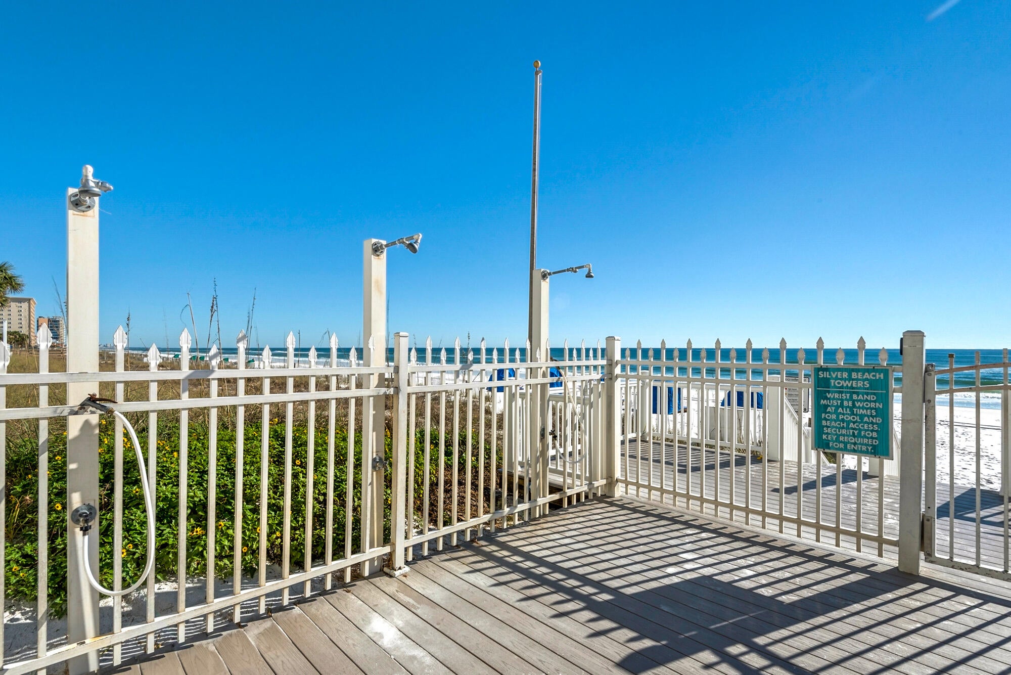 SILVER BEACH TOWERS - Residential