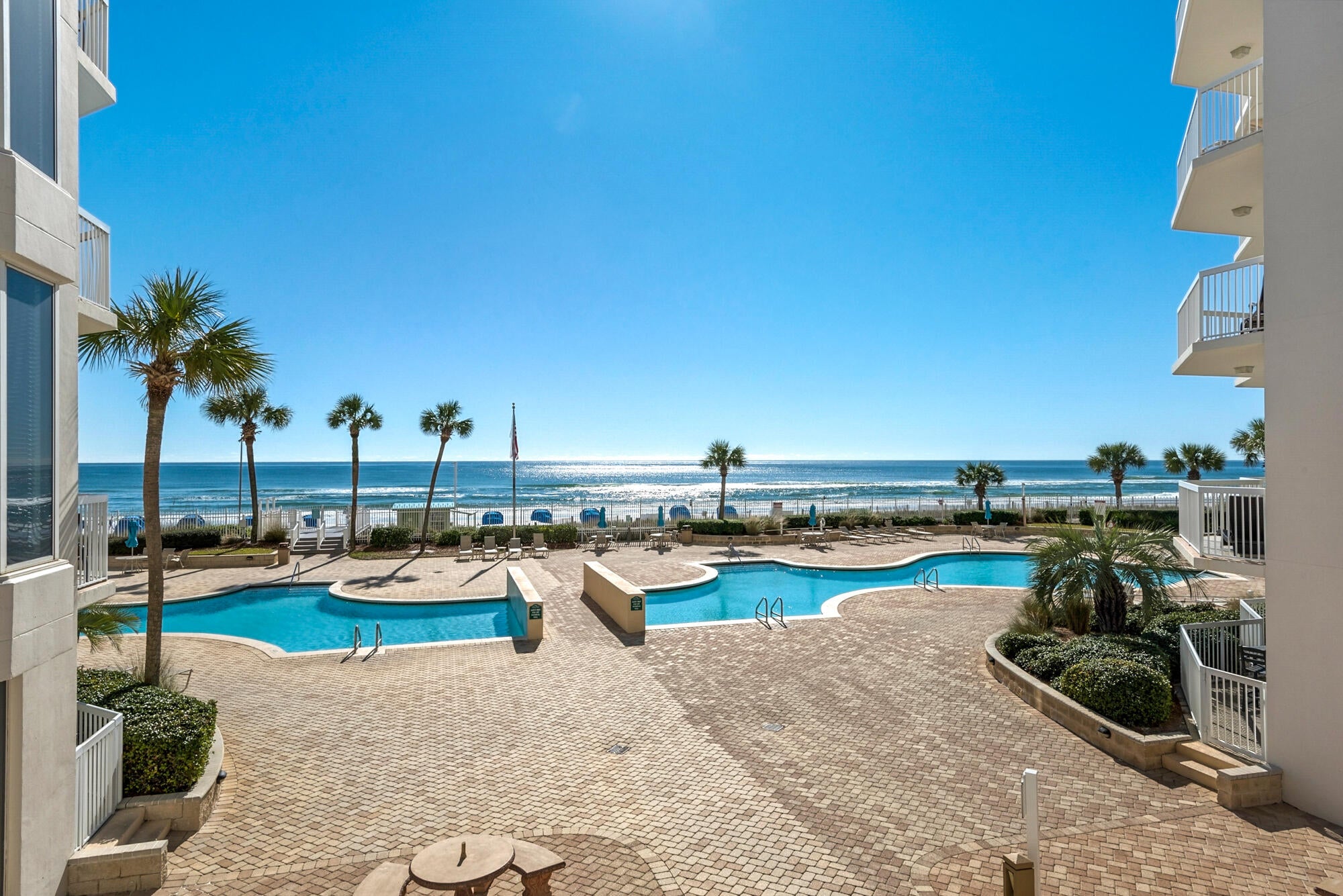 SILVER BEACH TOWERS - Residential