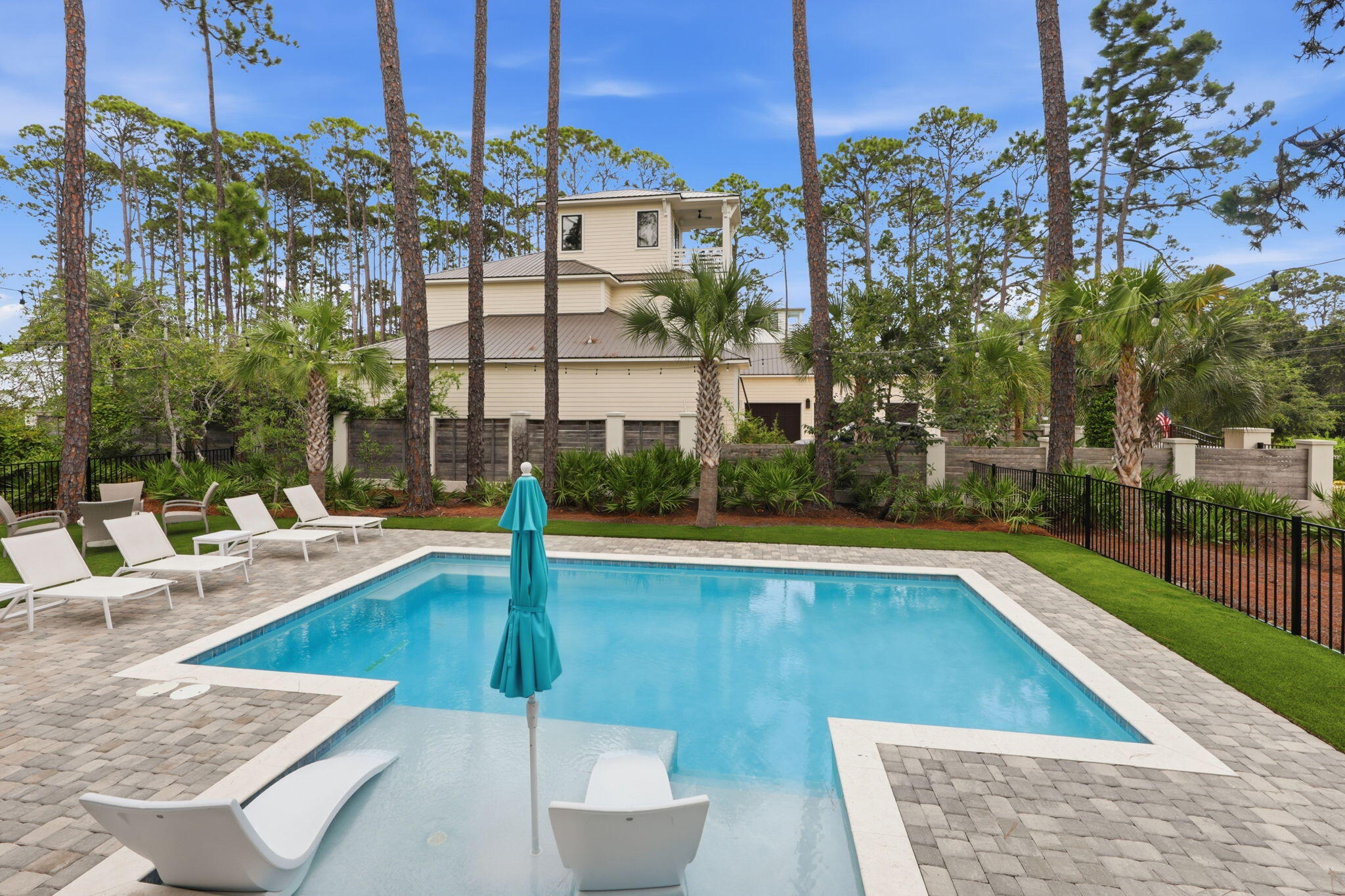 BEACH HIGHLAND - Residential