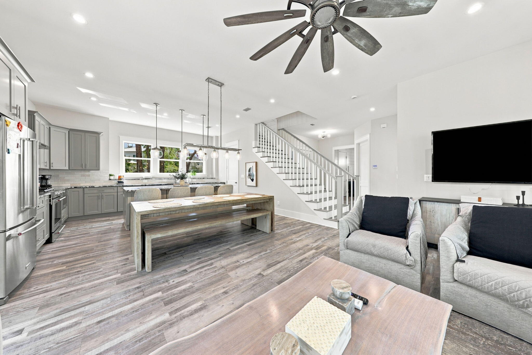 BEACH HIGHLAND - Residential