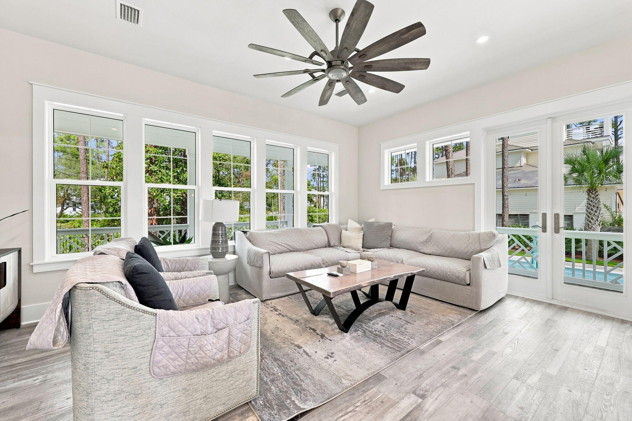 BEACH HIGHLAND - Residential