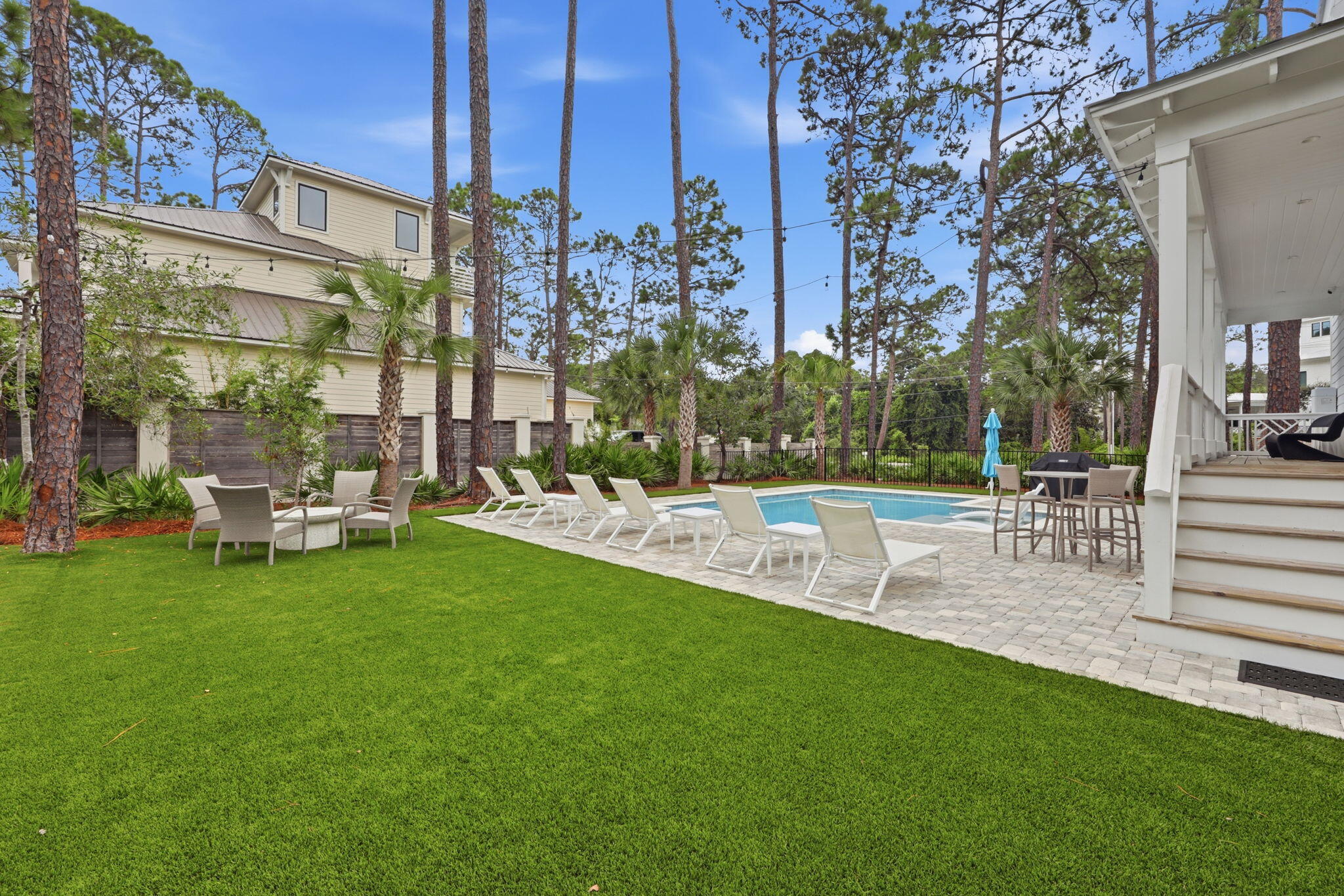 BEACH HIGHLAND - Residential