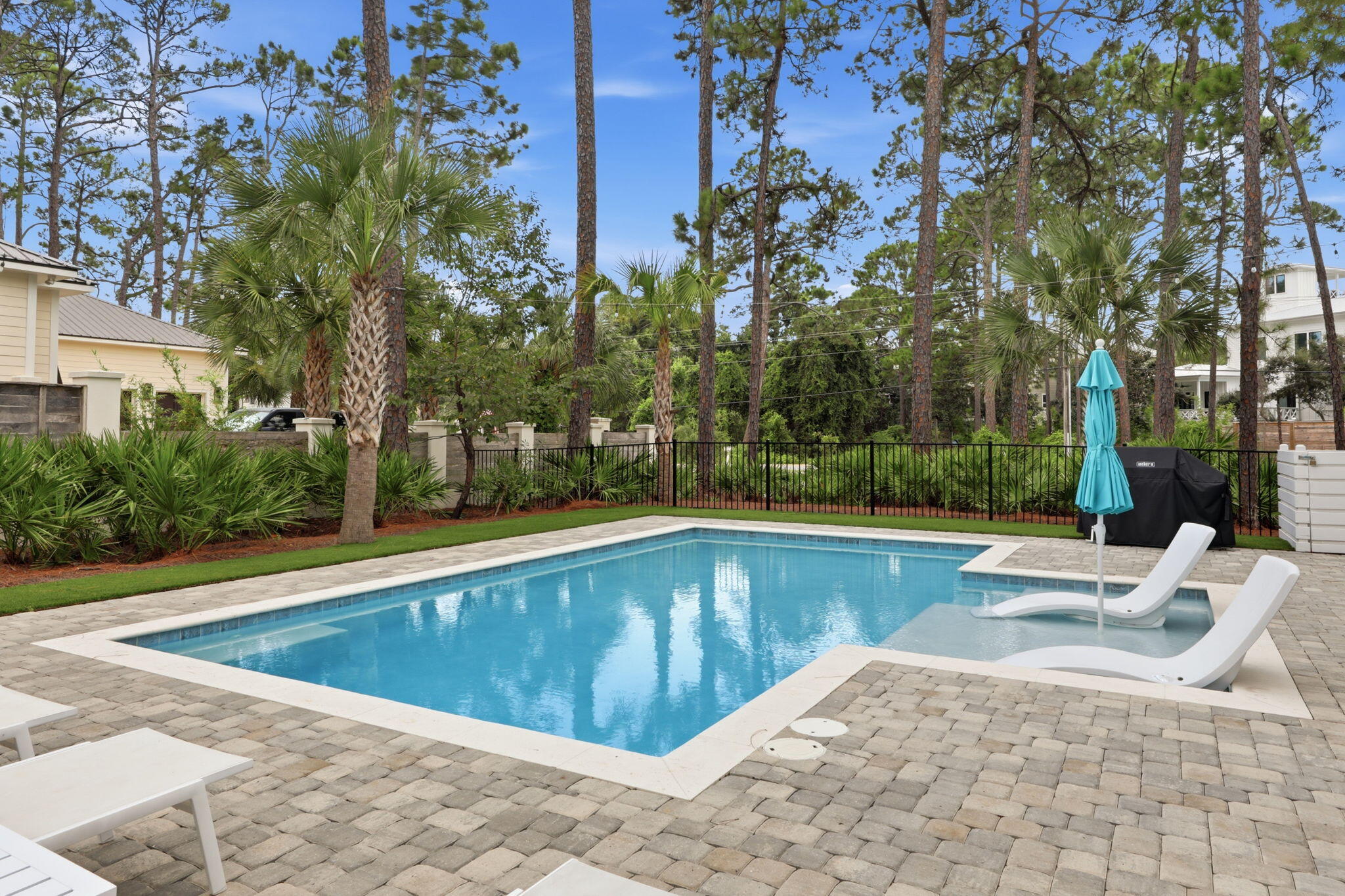 BEACH HIGHLAND - Residential