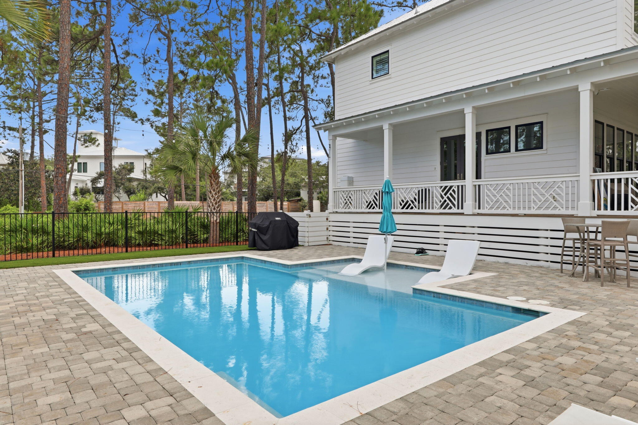 BEACH HIGHLAND - Residential